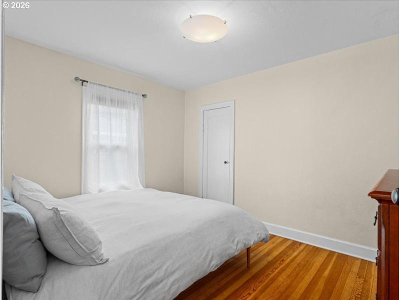 Bedroom, Primary