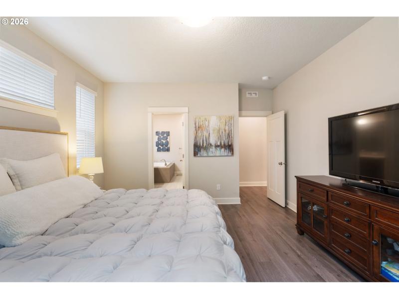 Bedroom, Primary
