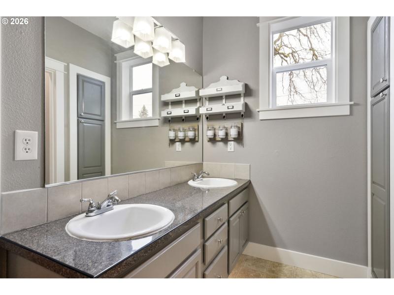 Owner's Suite Bathroom