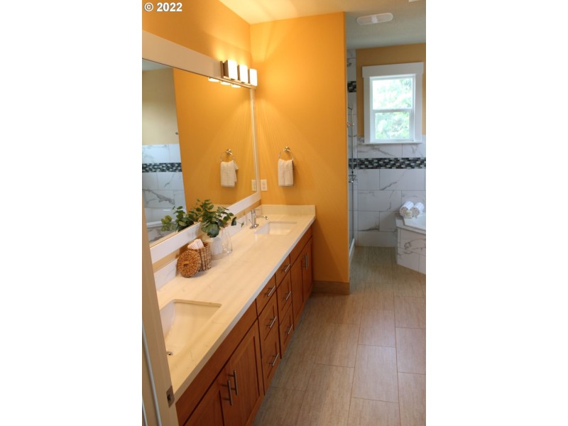 Bathroom, Attached