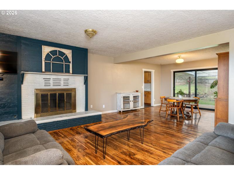 Living Room/Dining Room