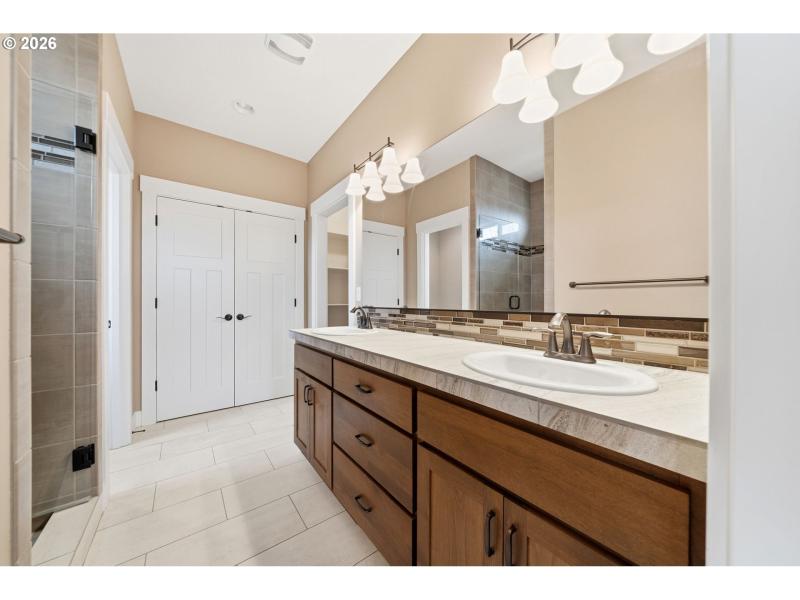 Owner's Suite Bathroom