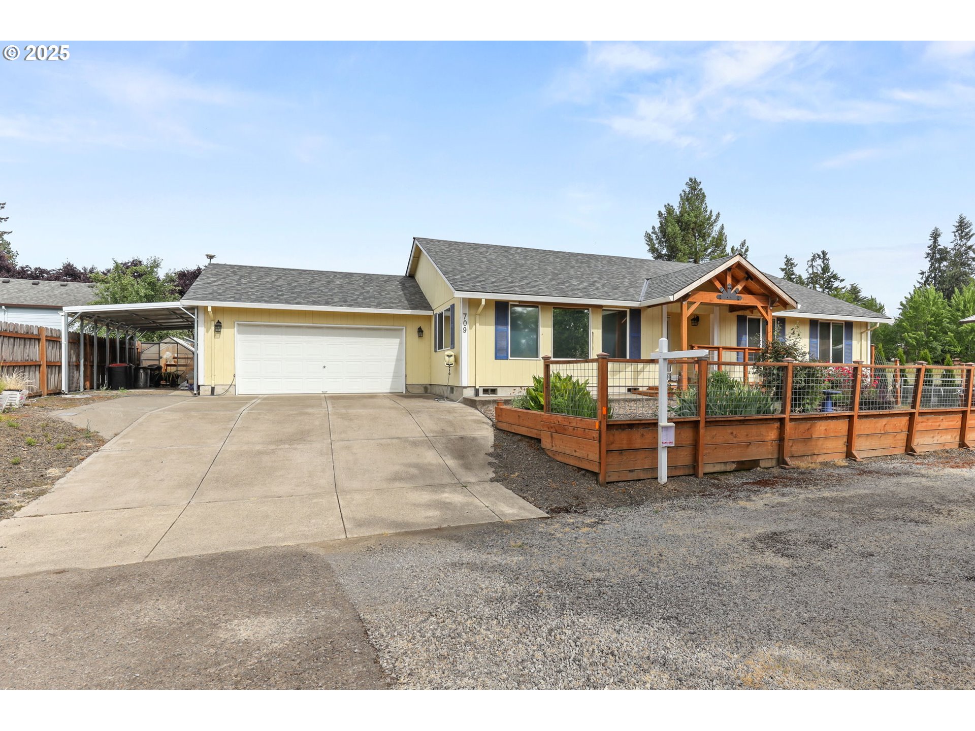 709 PARK ST, Carlton, OR 97111