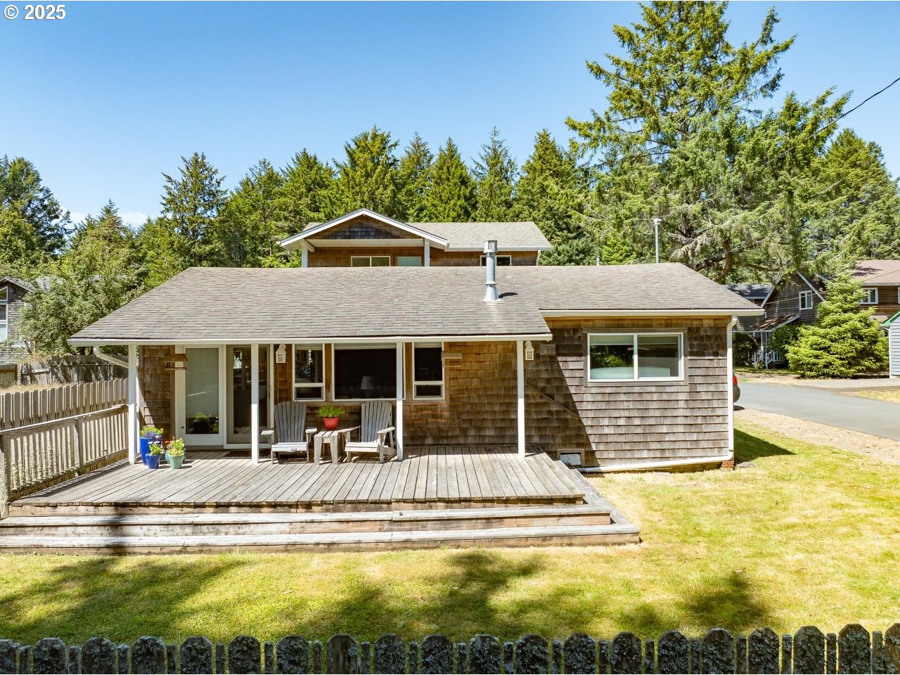 296 JACKSON ST, CannonBeach, OR 97110