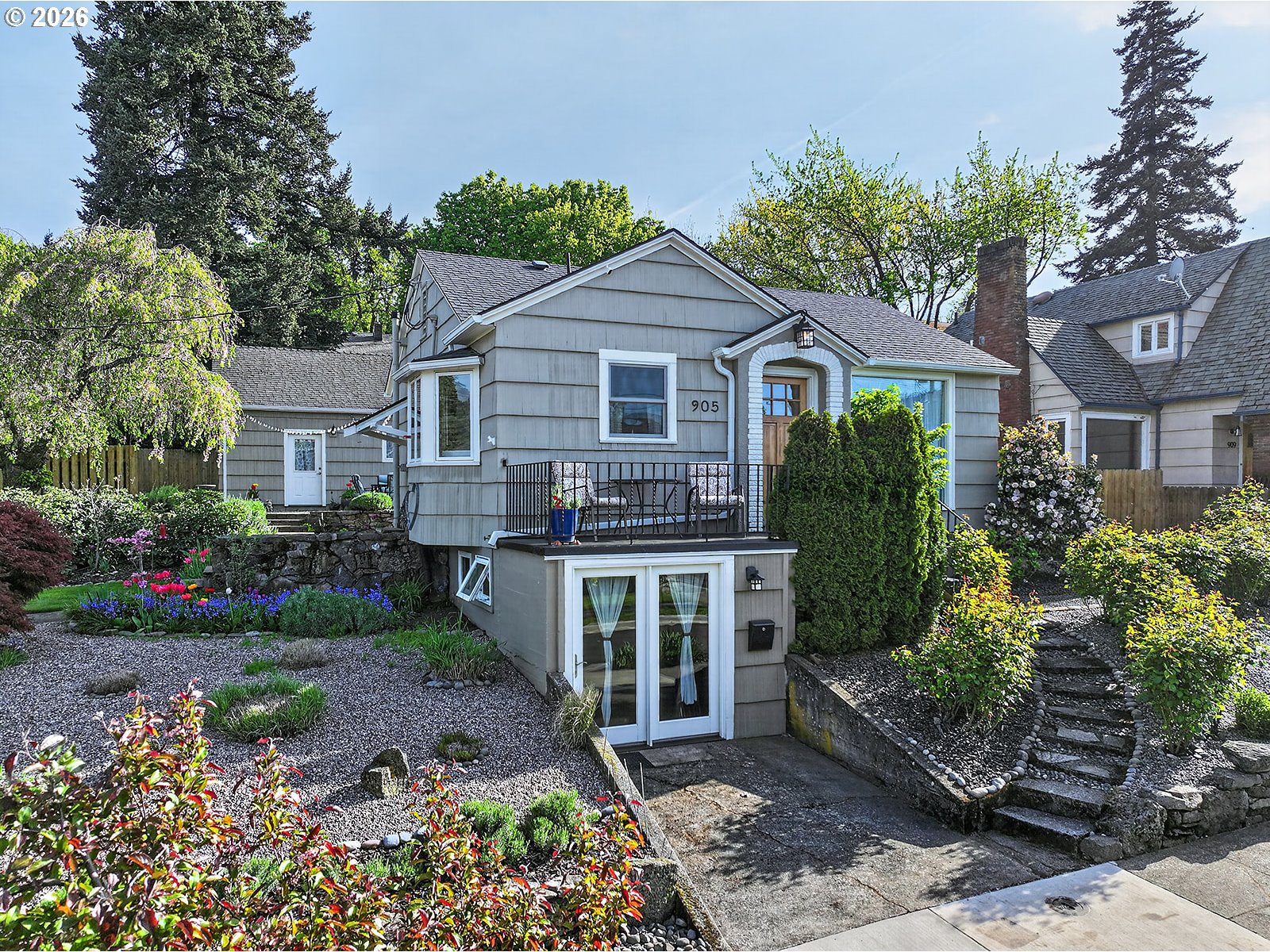 905 COLUMBIA ST, HoodRiver, OR 97031