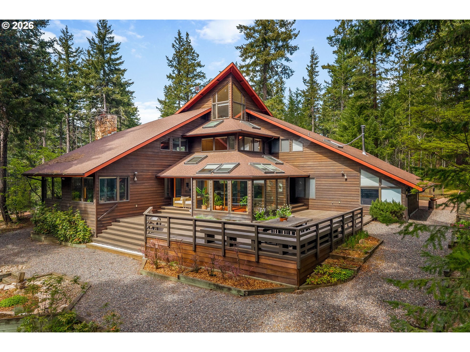 2000 Paradise Ridge RD, Mosier, OR 97040