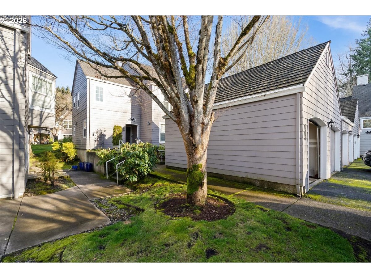 8510 CURRY DR, Wilsonville, OR 97070
