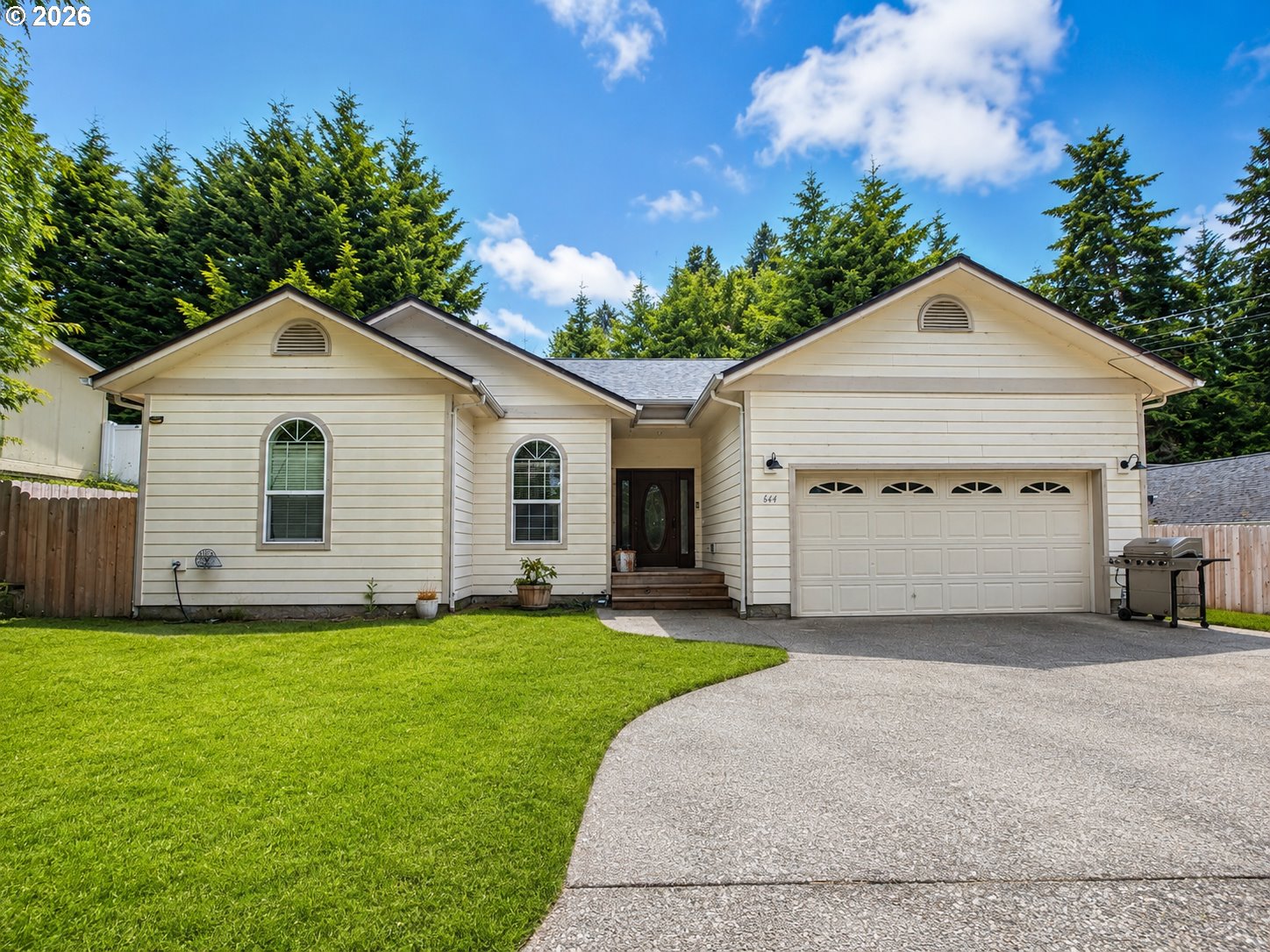 644 9TH AVE, CoosBay, OR 97420