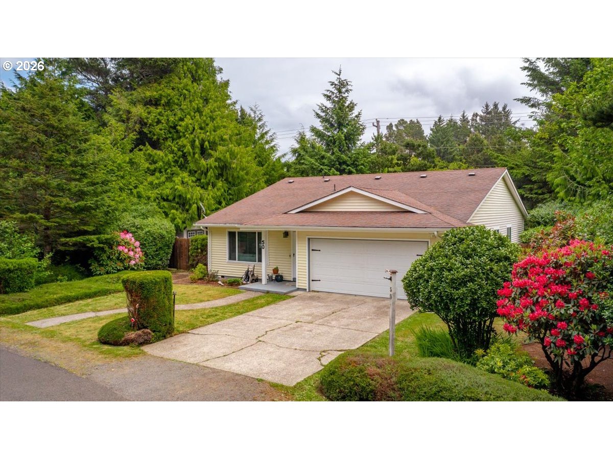 50 RIDGE PL, DepoeBay, OR 97341