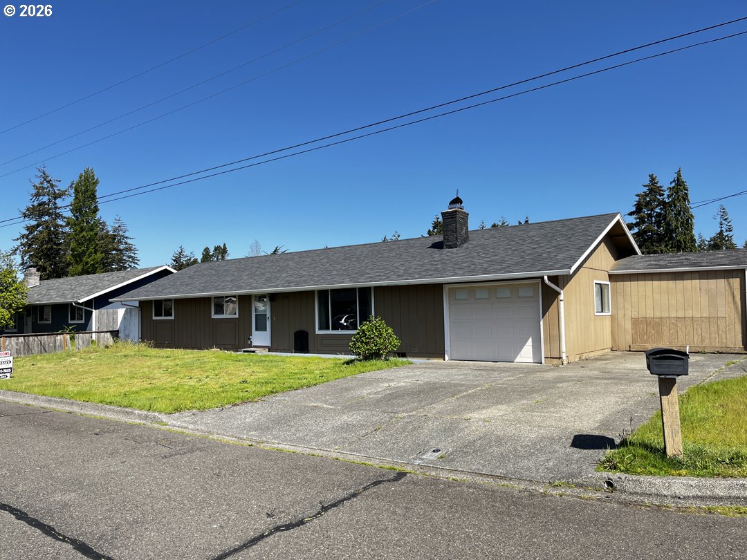 2385 19TH ST, Florence, OR 97439