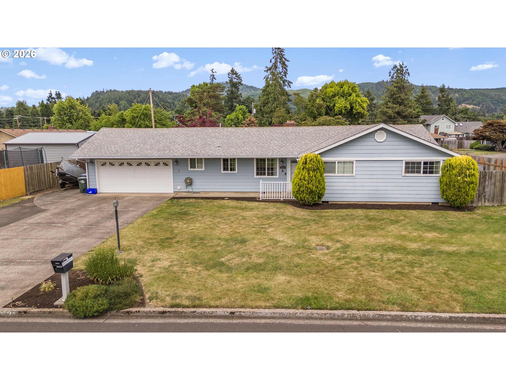 2488 VIEWMONT AVE, Springfield, OR 97477
