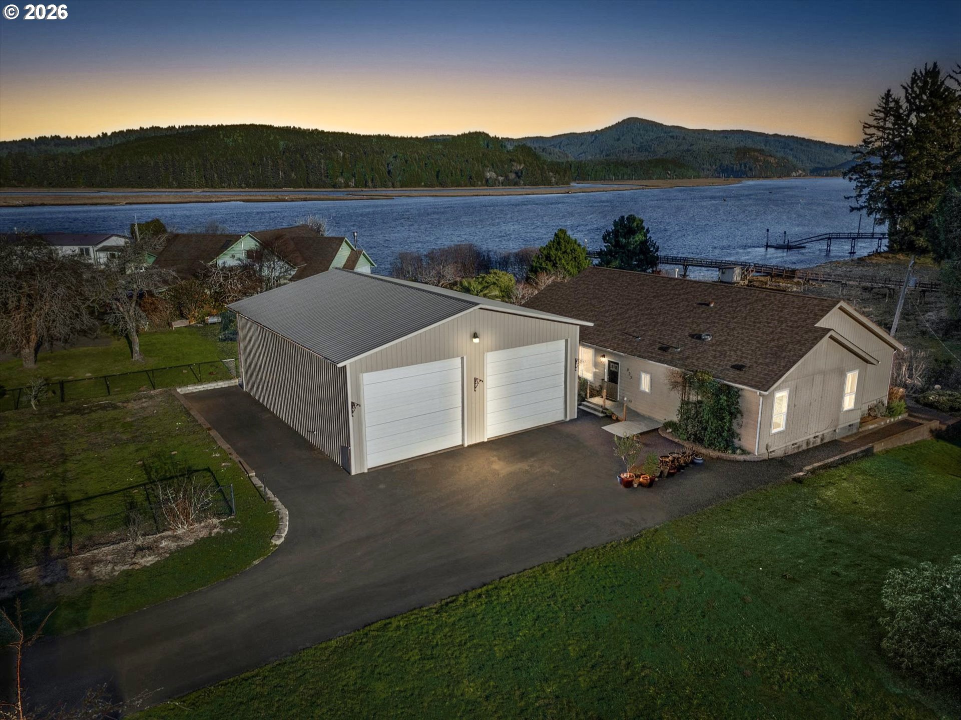 955 RIVER VIEW LN, Waldport, OR 97394