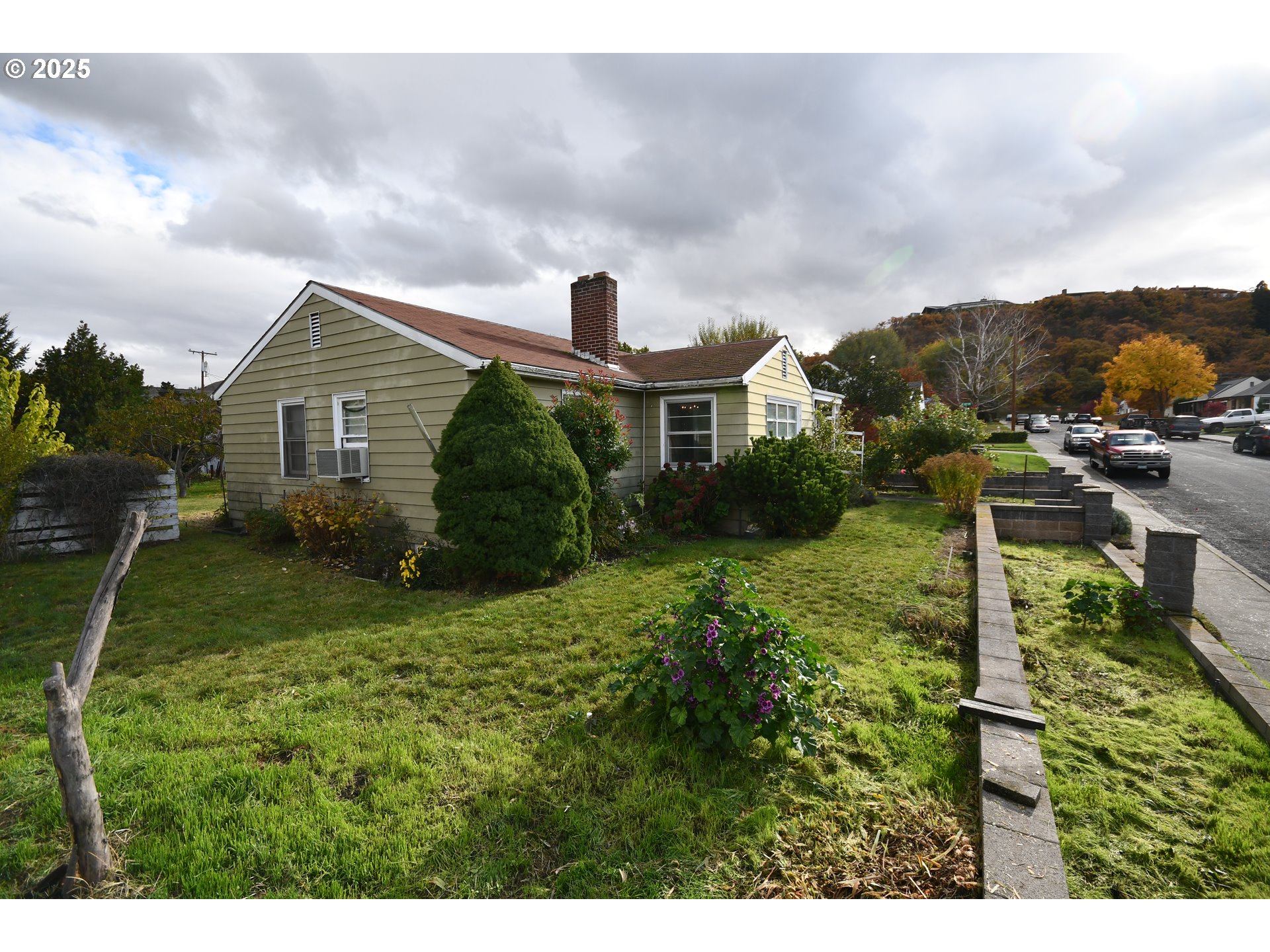 1300 VIEW CT, TheDalles, OR 97058