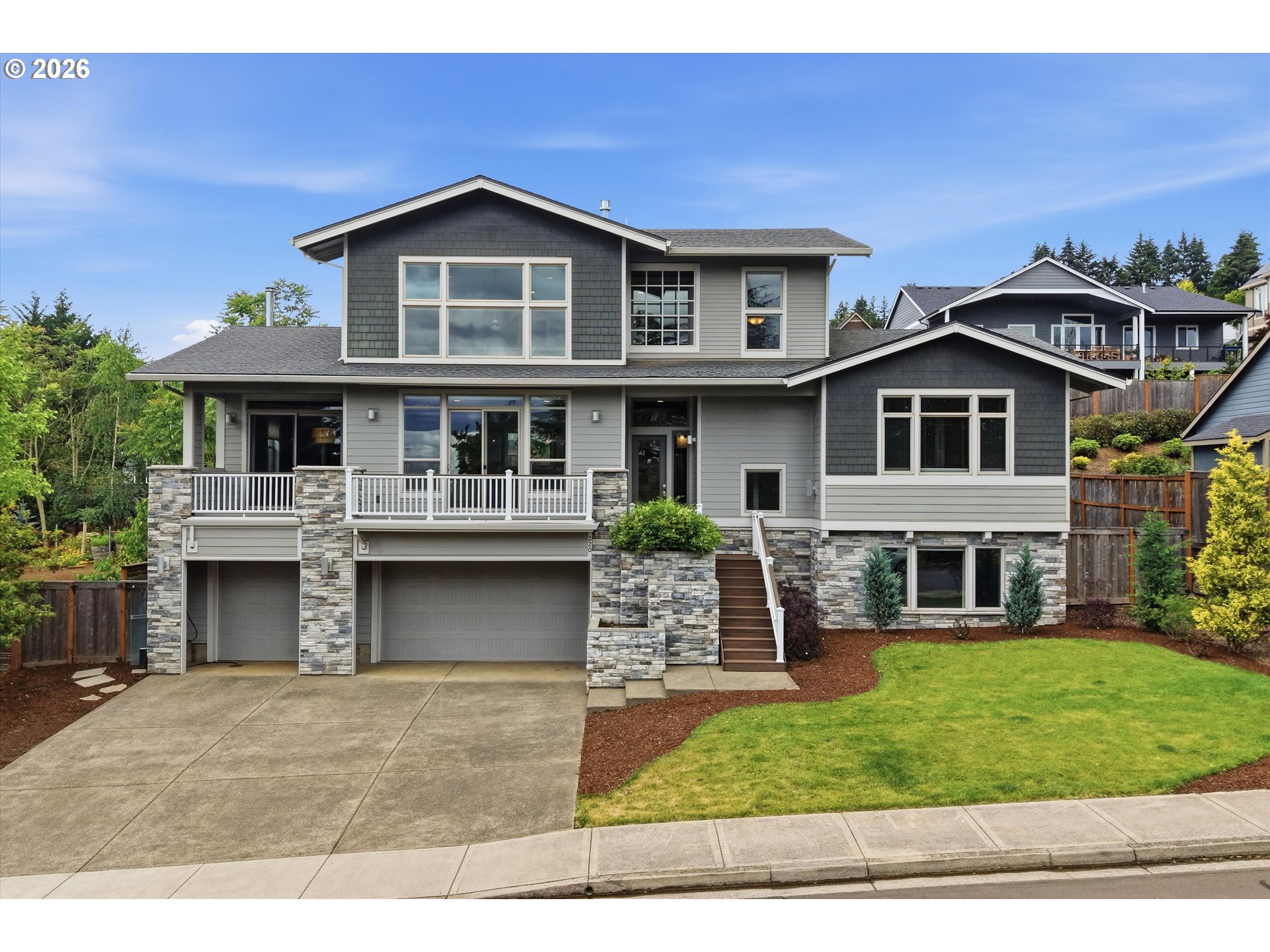 220 DOGWOOD DR