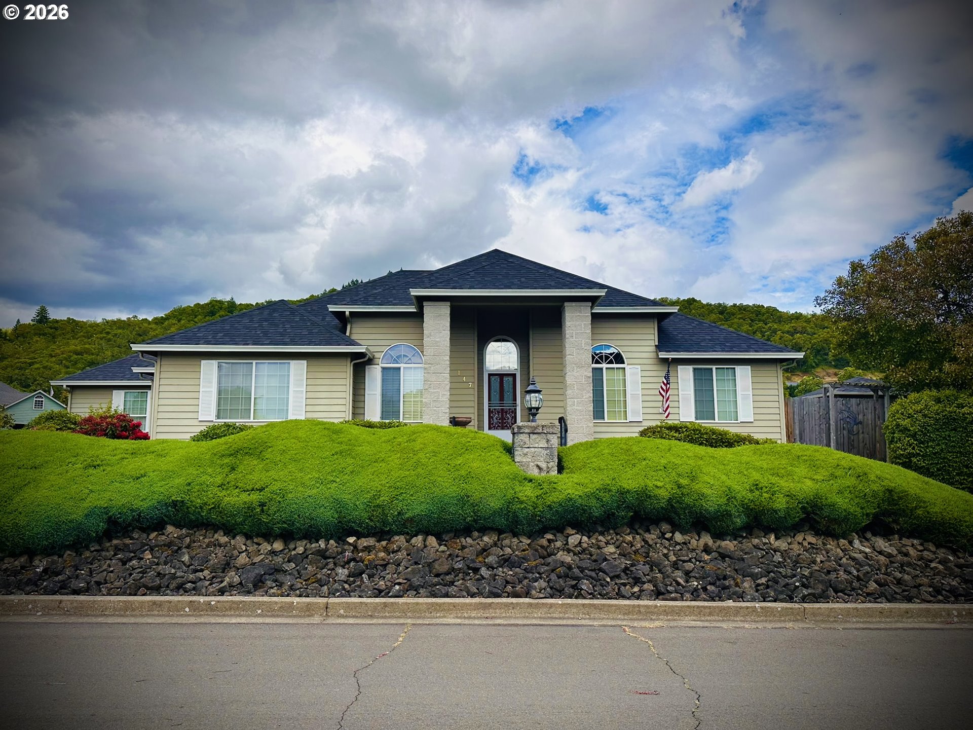 147 WINGFOOT CT, Winchester, OR 97495