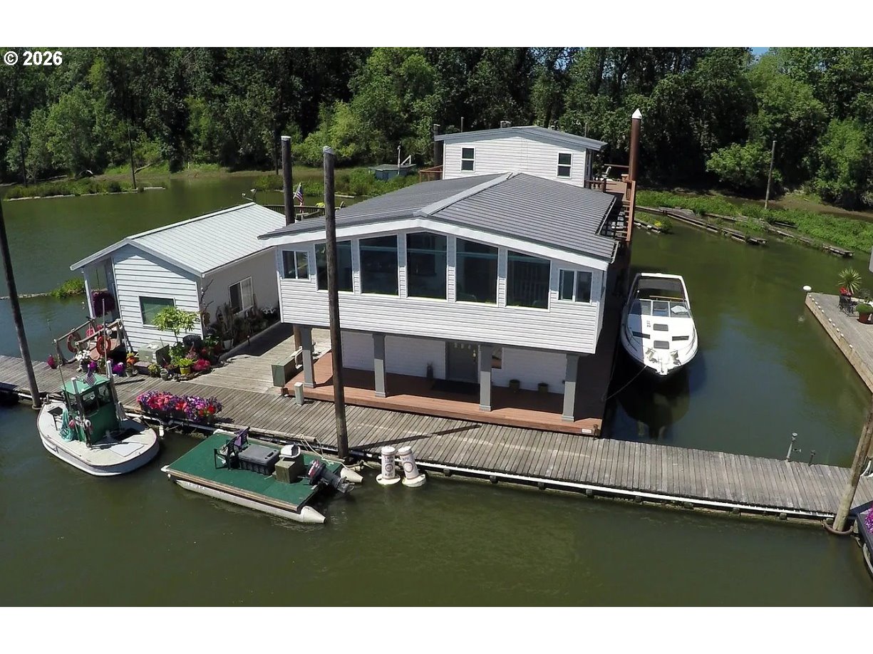 27448 SAINT HELENS RD, Scappoose, OR 97056