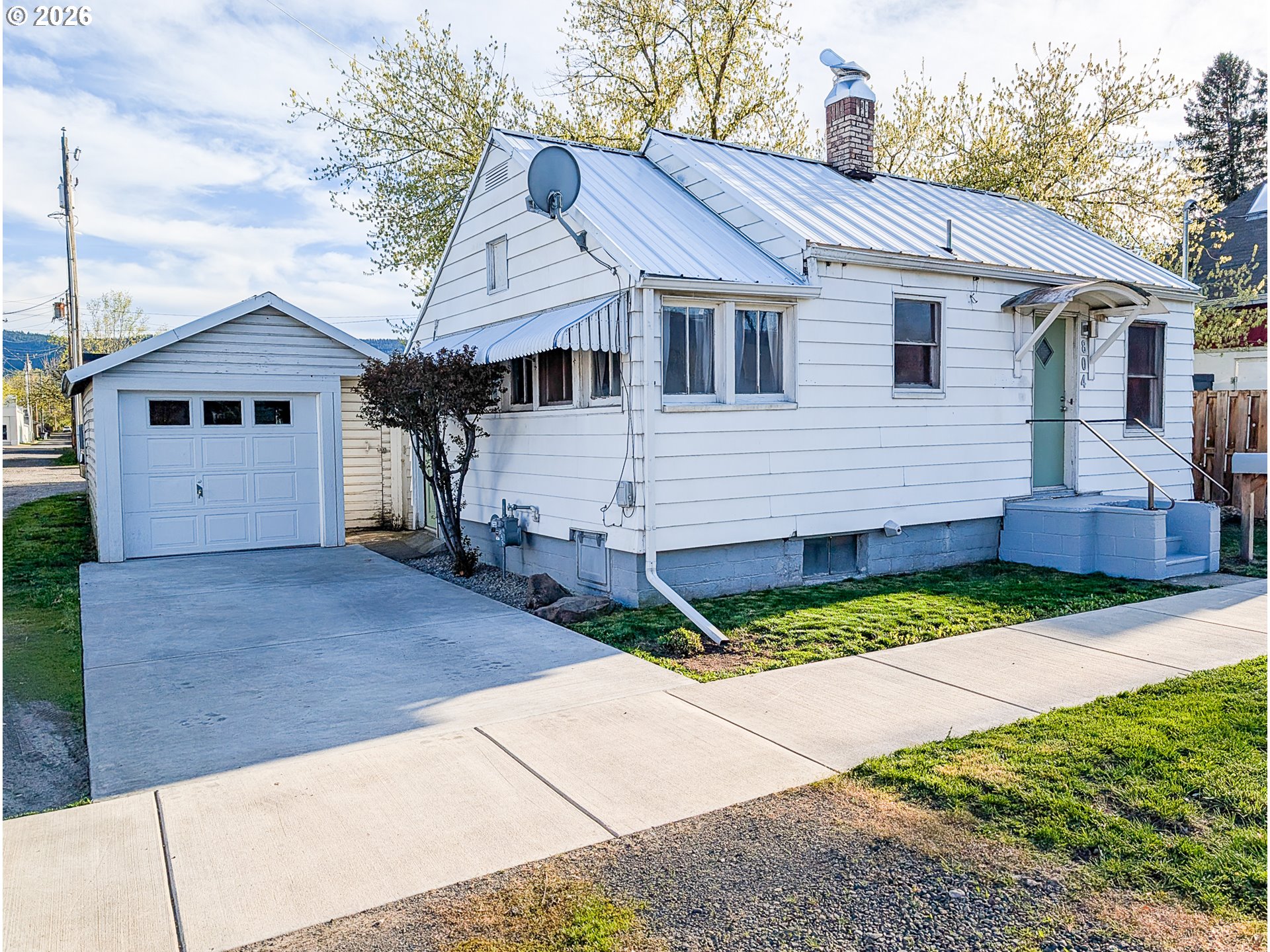804 Jefferson AVE, LaGrande, OR 97850