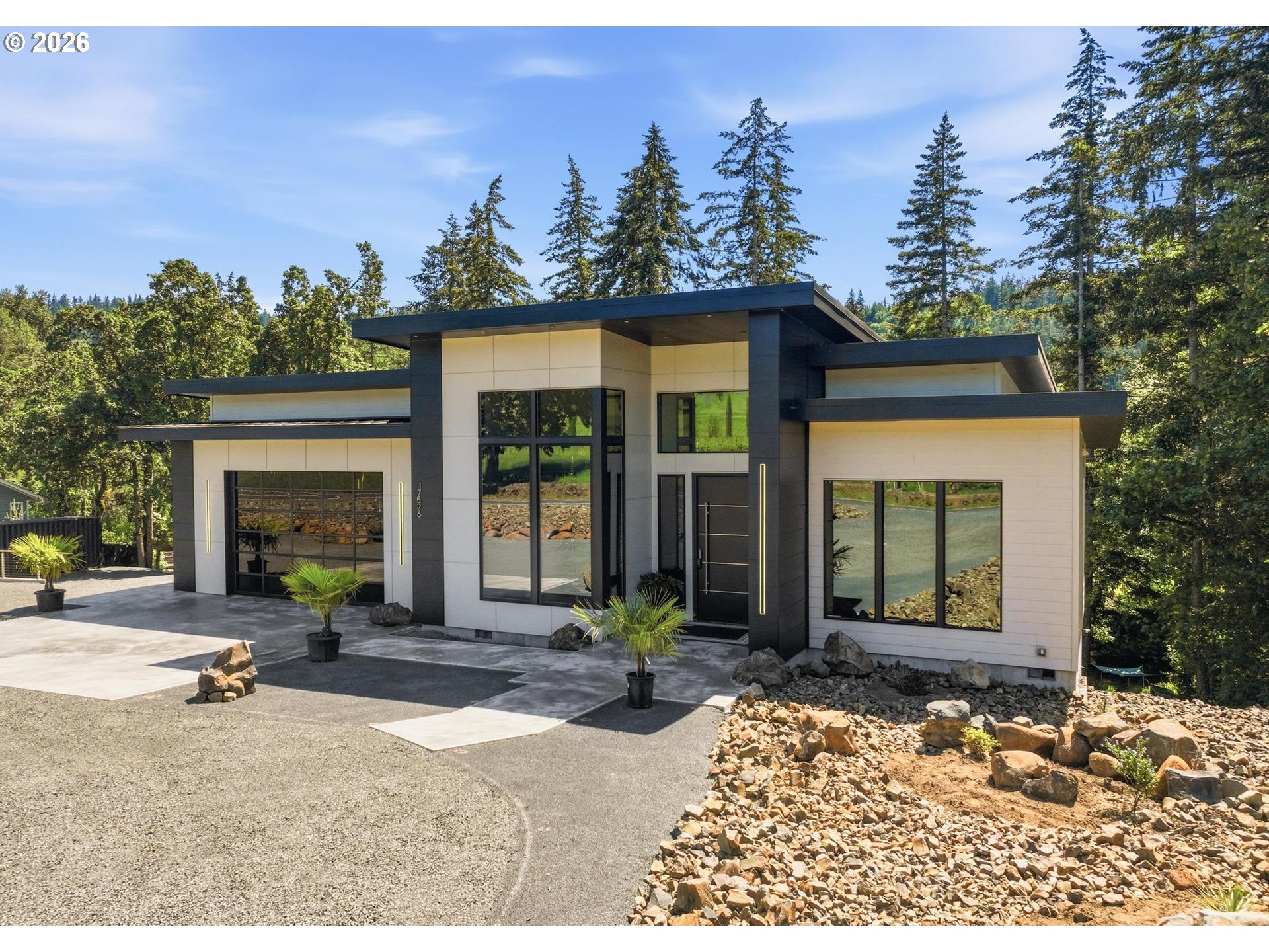 17526 ABIQUA RD, Silverton, OR 97381