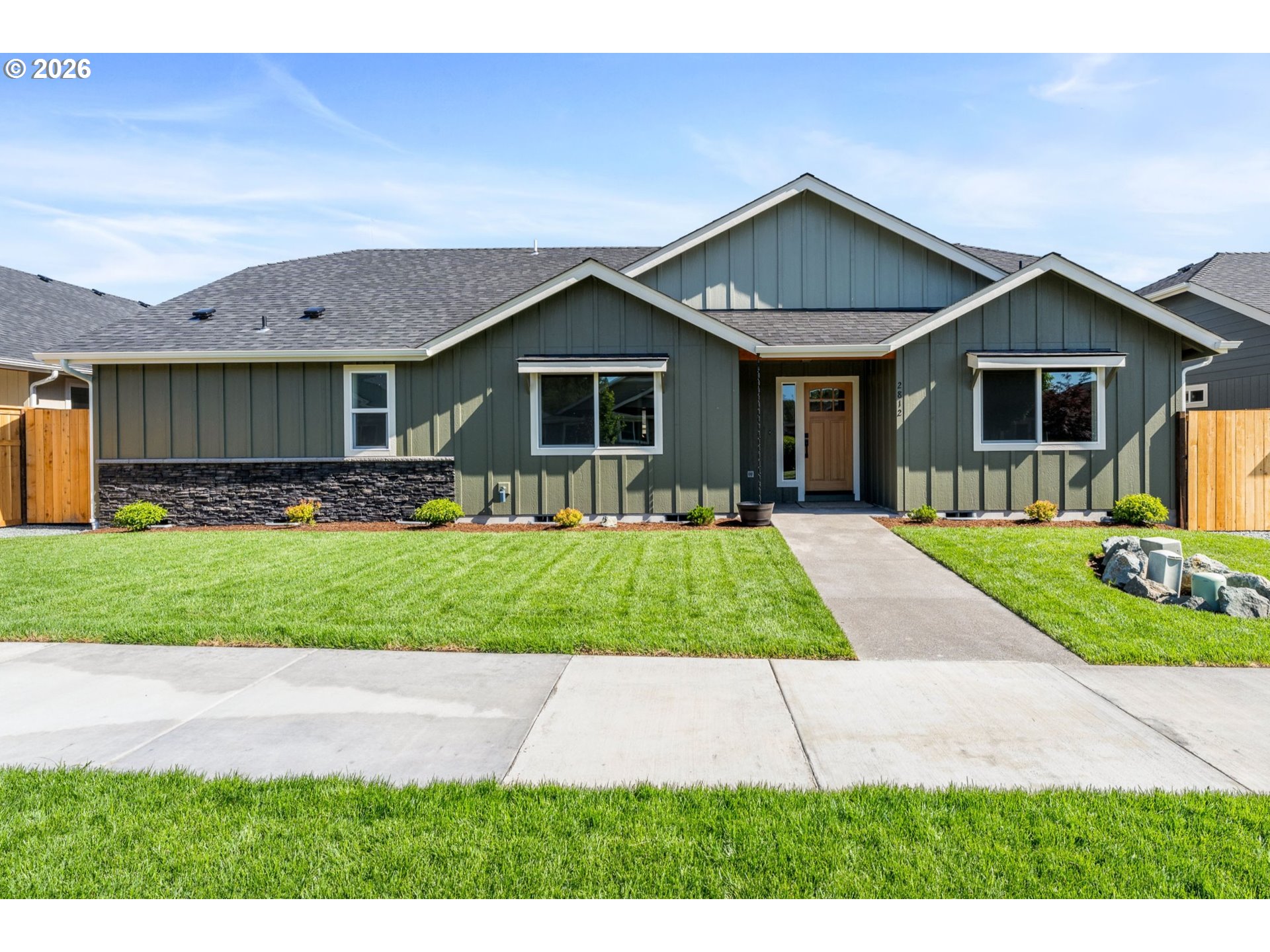 2812 SW Elmer Nelson LN, GrantsPass, OR 97527