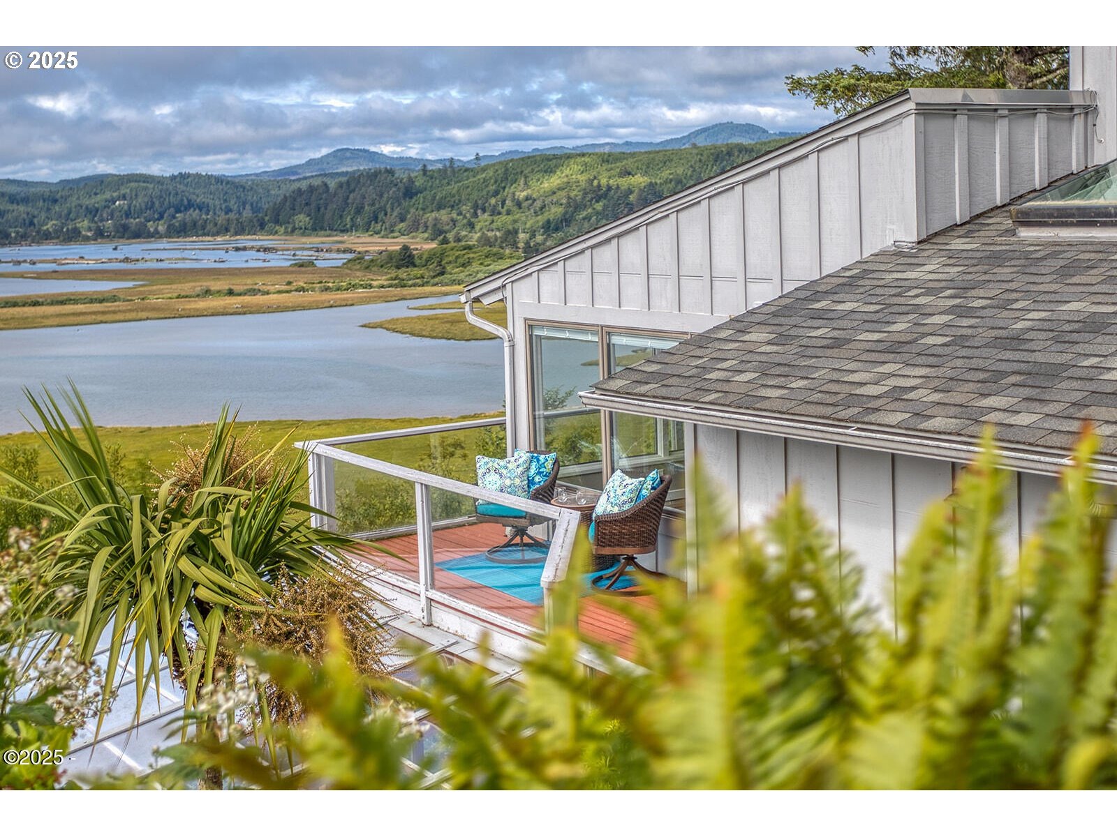 30 BLUFFS CT, GlenedenBeach, OR 97388