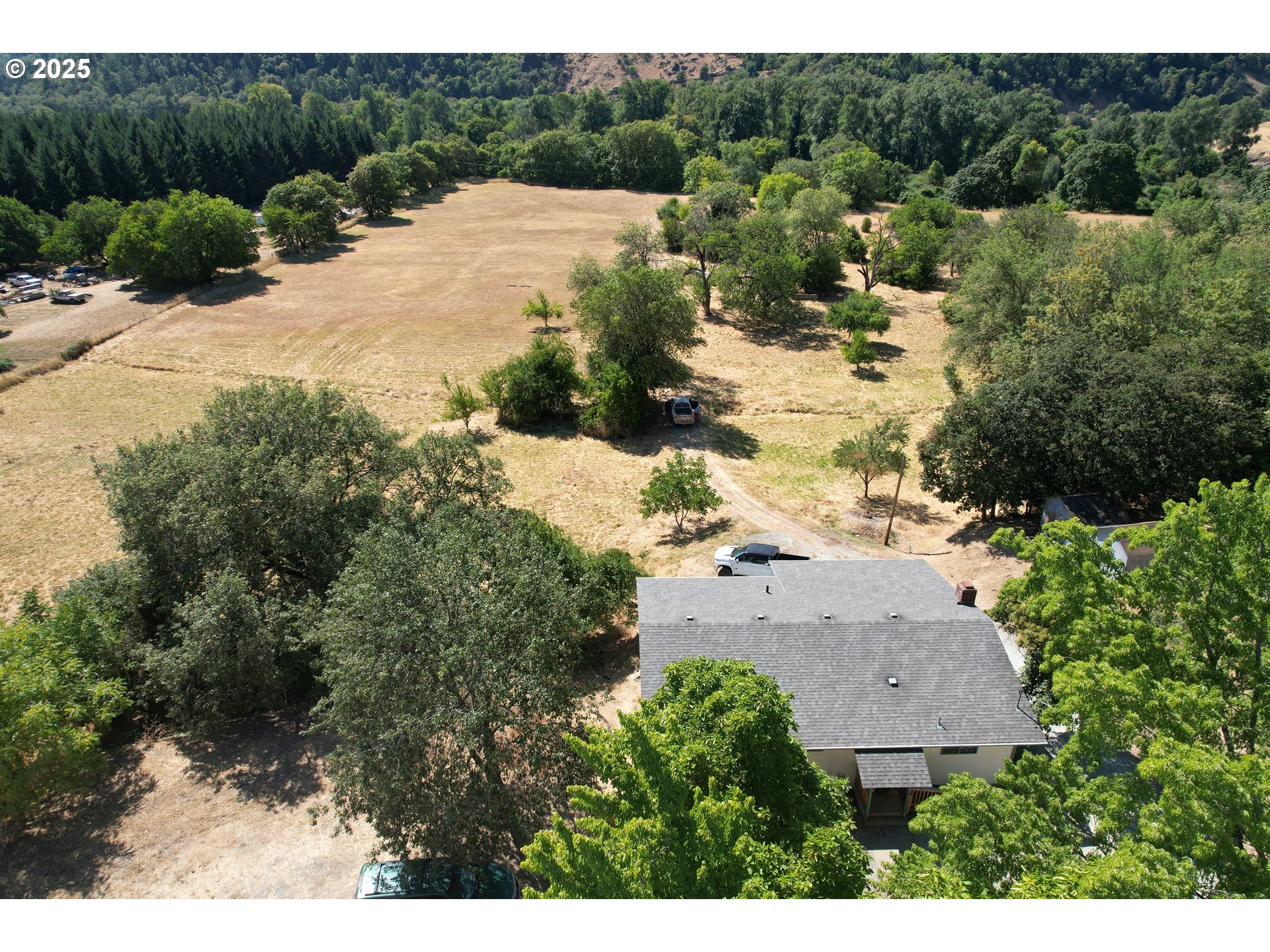 1383 OLD PACIFIC HWY, MyrtleCreek, OR 97457