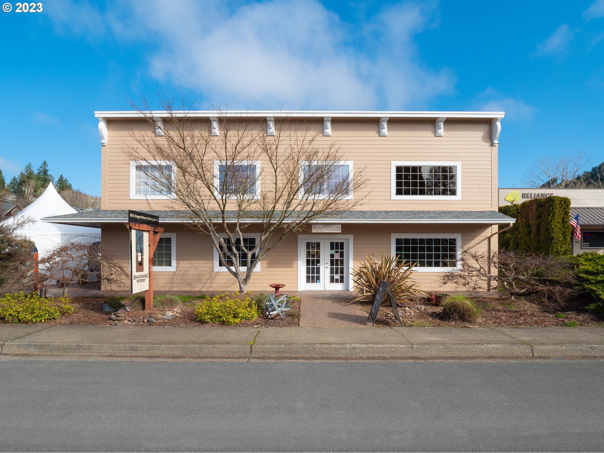 345 1ST ST, Elkton, OR 97436