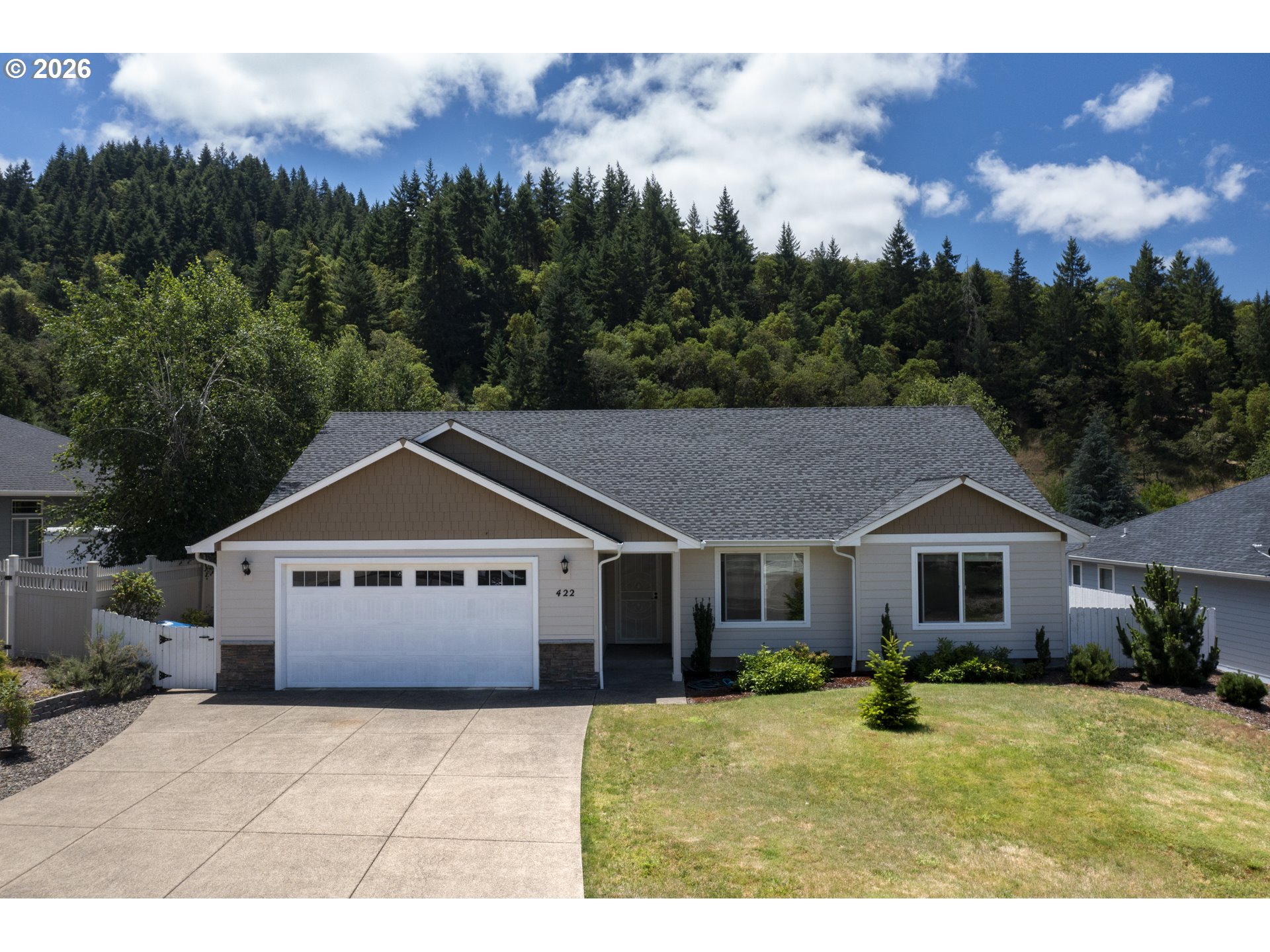 422 OAK VALLEY LOOP, Winchester, OR 97495