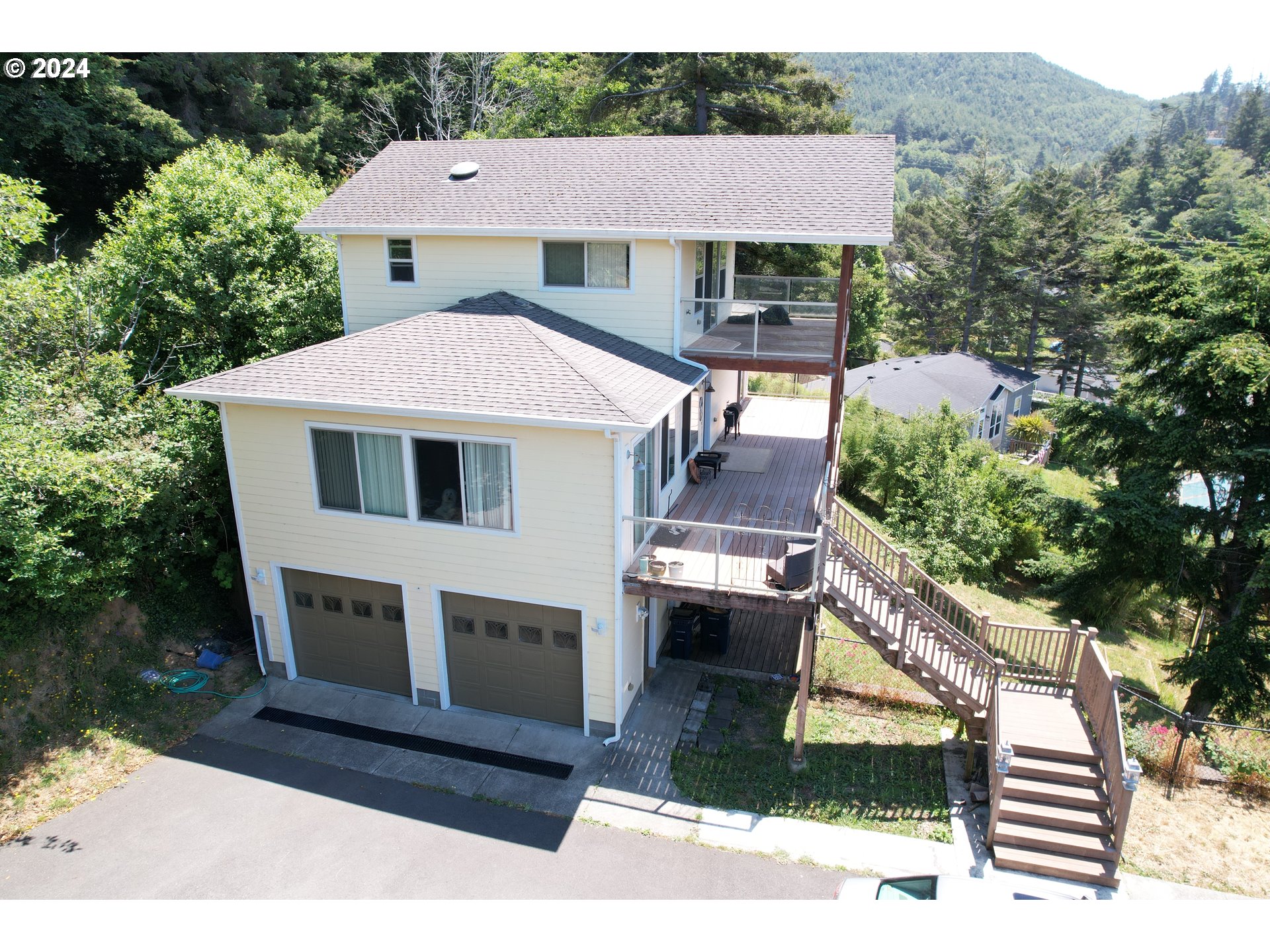 94244 10TH ST, GoldBeach, OR 97444
