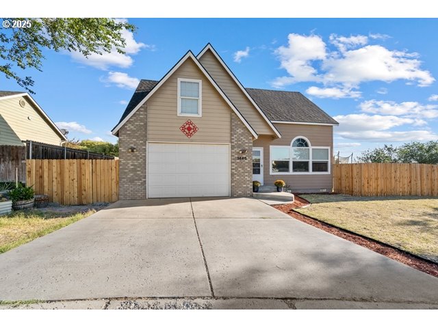 1448 RIVERHILL DR, Hermiston, OR 97838