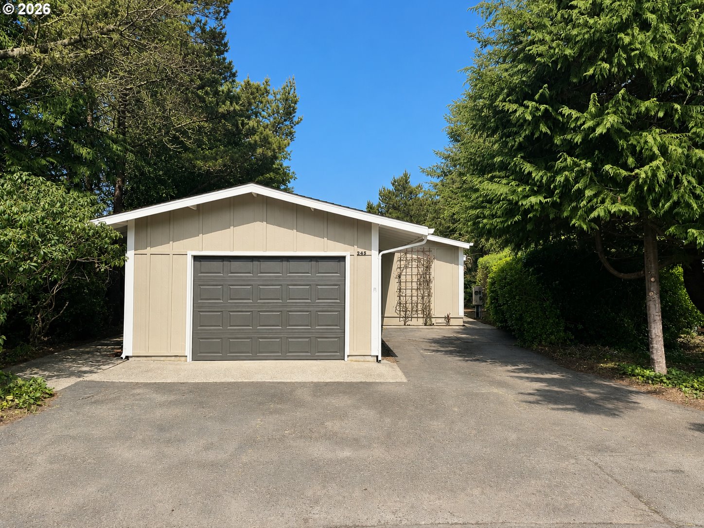 1600 RHODODENDRON DR, Florence, OR 97439