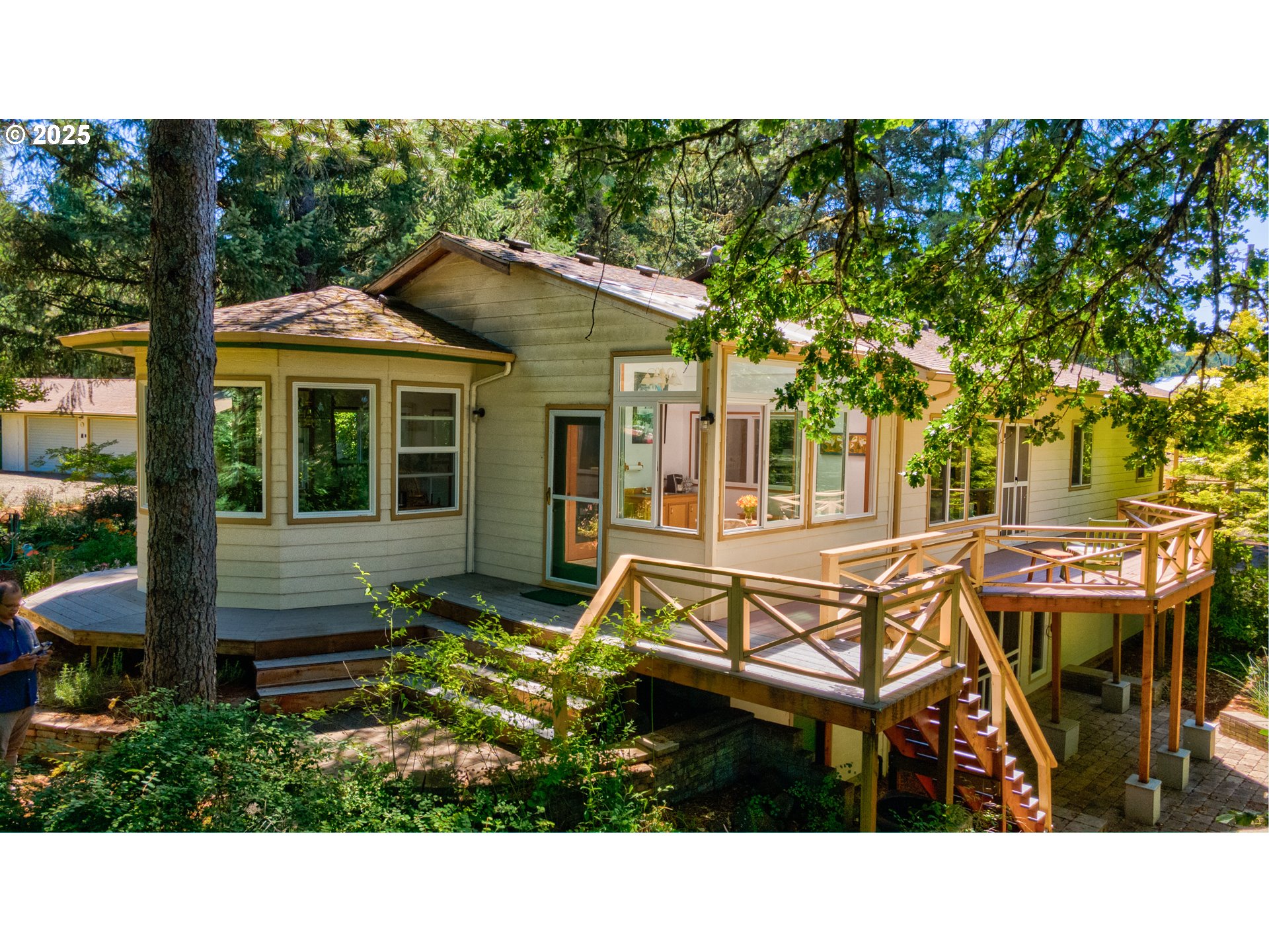 1628 CLAY ST, Dallas, OR 97338