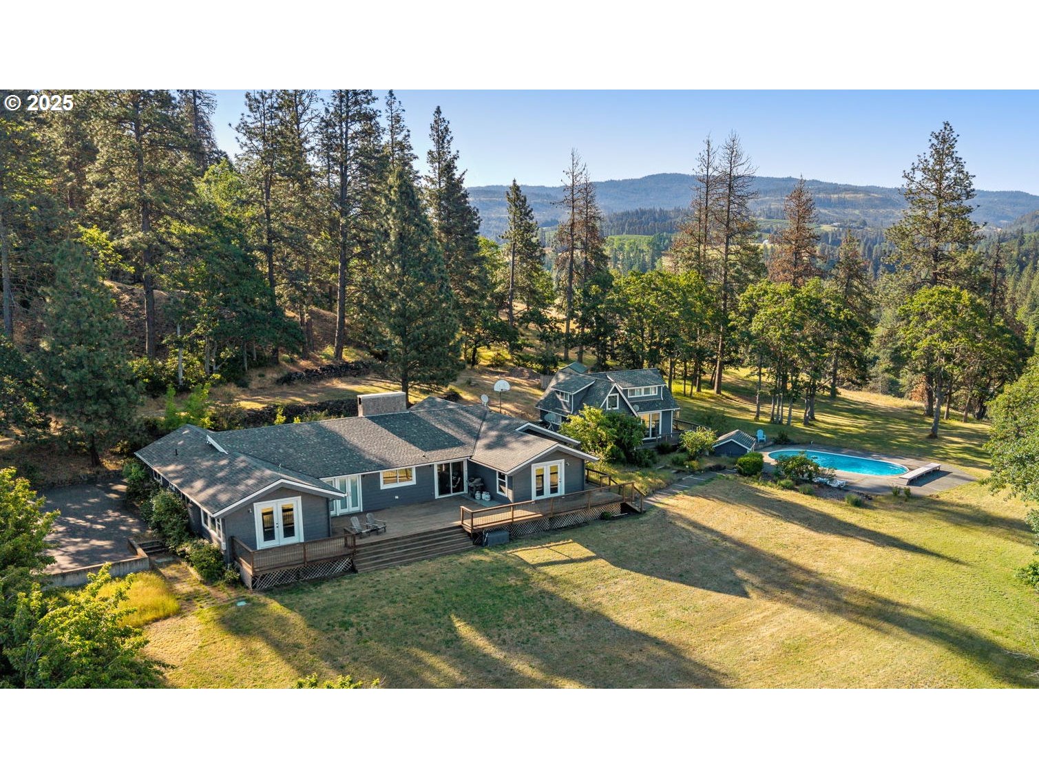 400 CHERRY HILL DR, Mosier, OR 97040