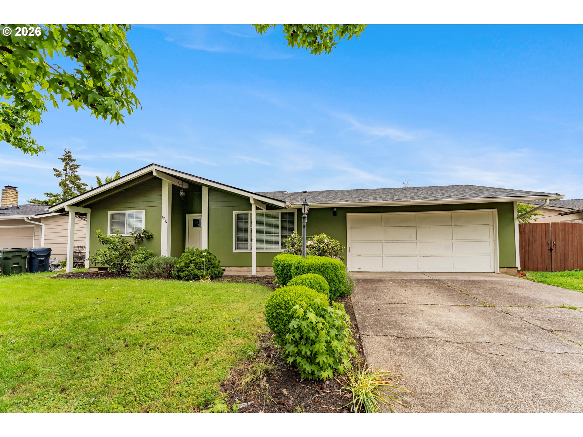 1735 RAINBOW DR, Springfield, OR 97477