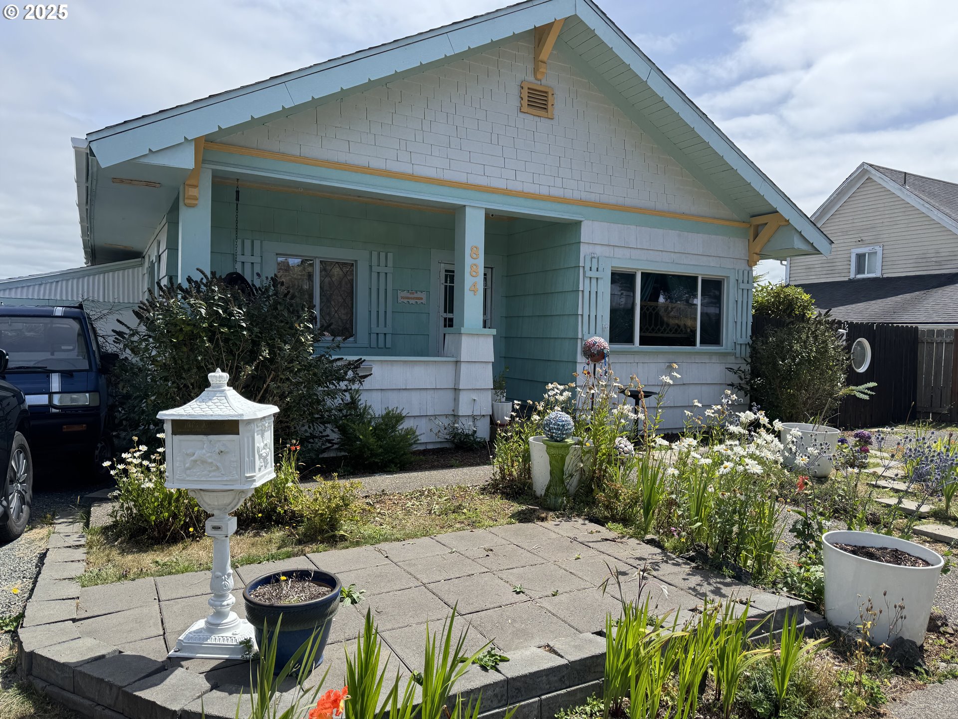 884 7TH ST, CoosBay, OR 97420