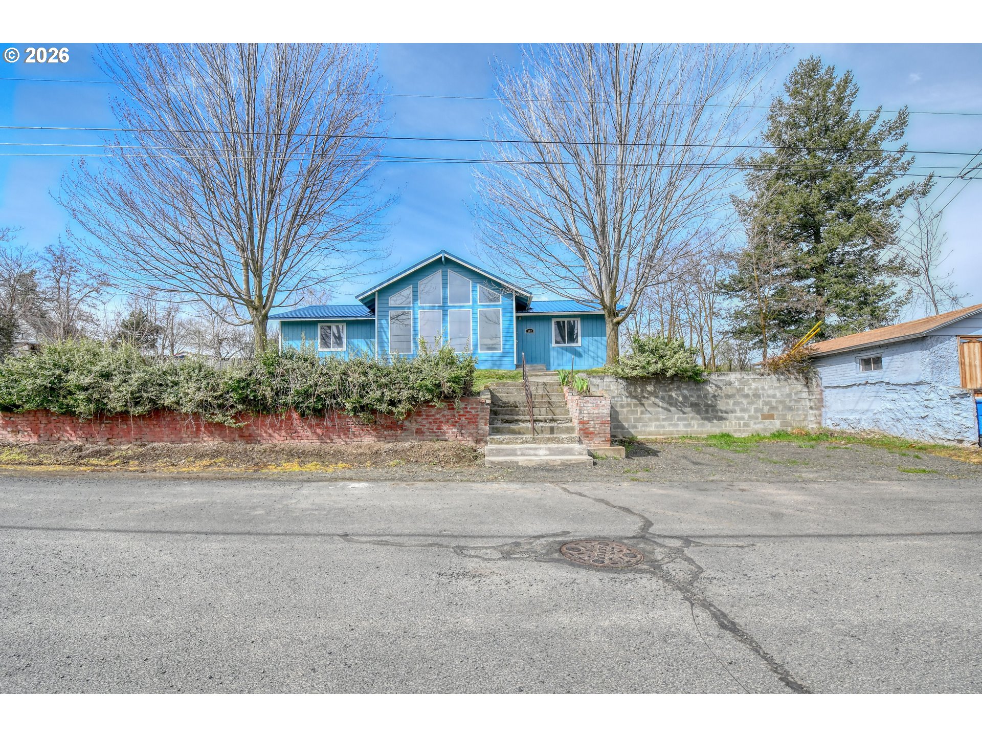 102 WASHINGTON ST, Weston, OR 97886