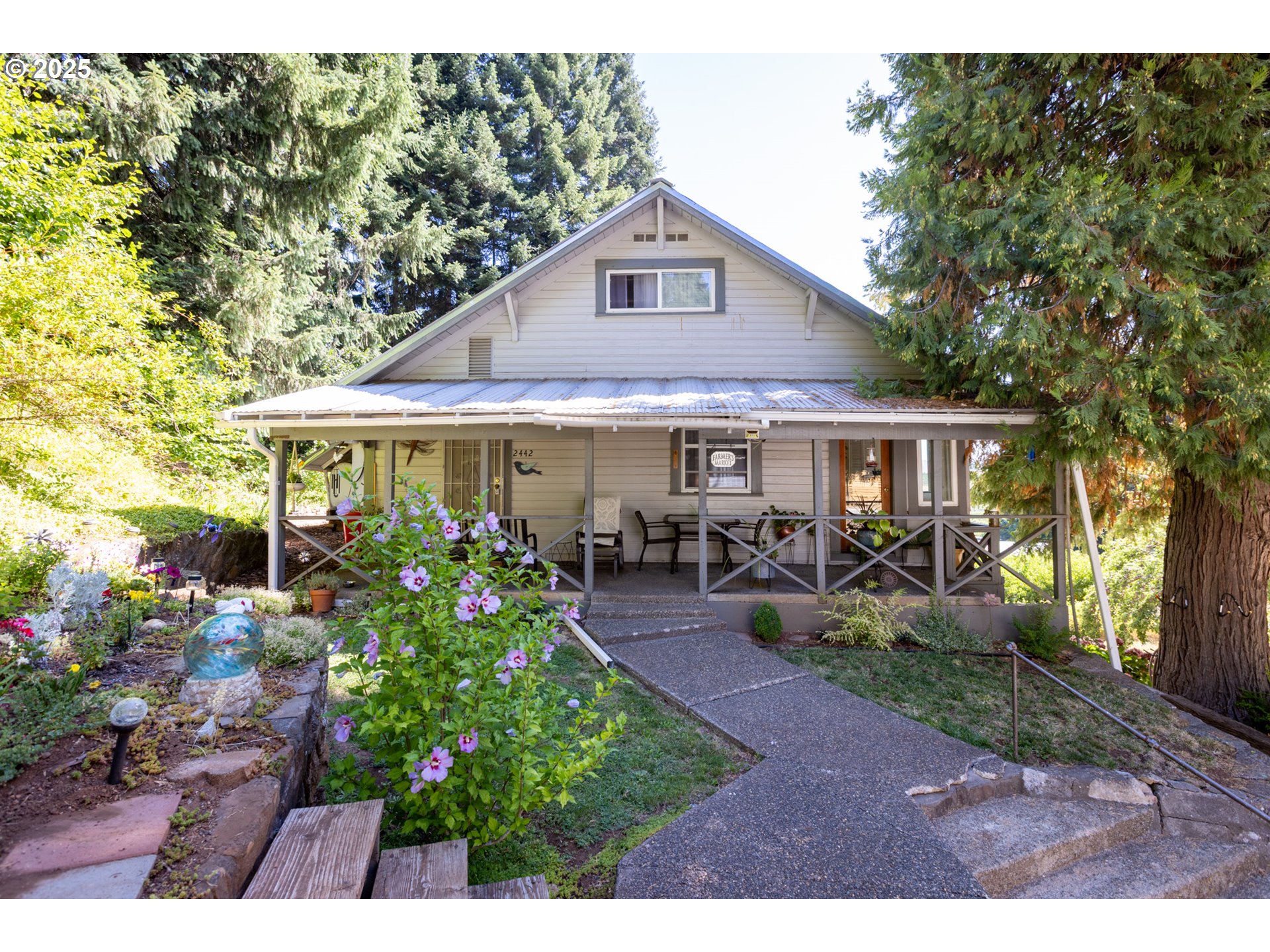2442 KINGSLEY RD, HoodRiver, OR 97031