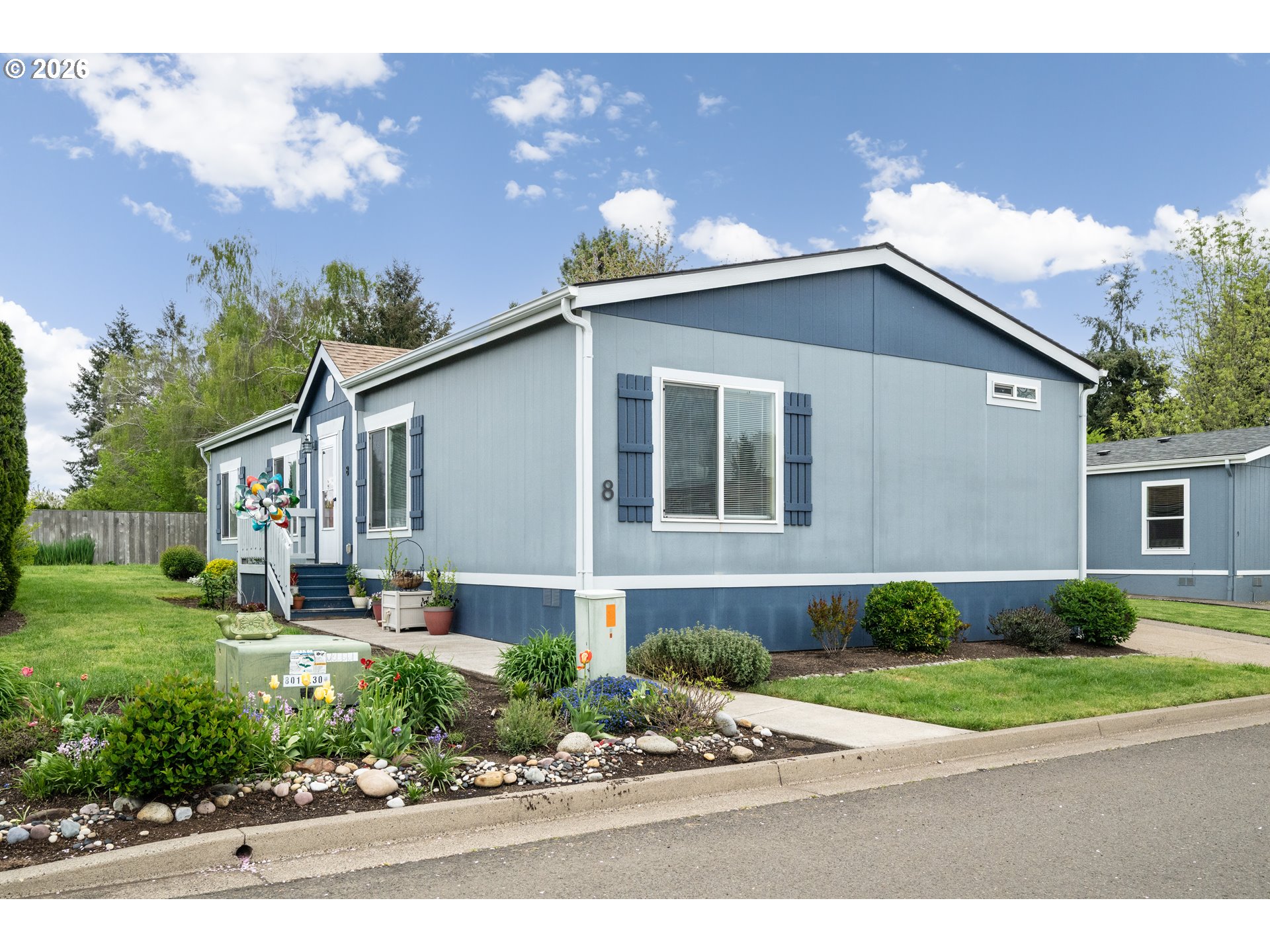 310 PITNEY LN, JunctionCity, OR 97448