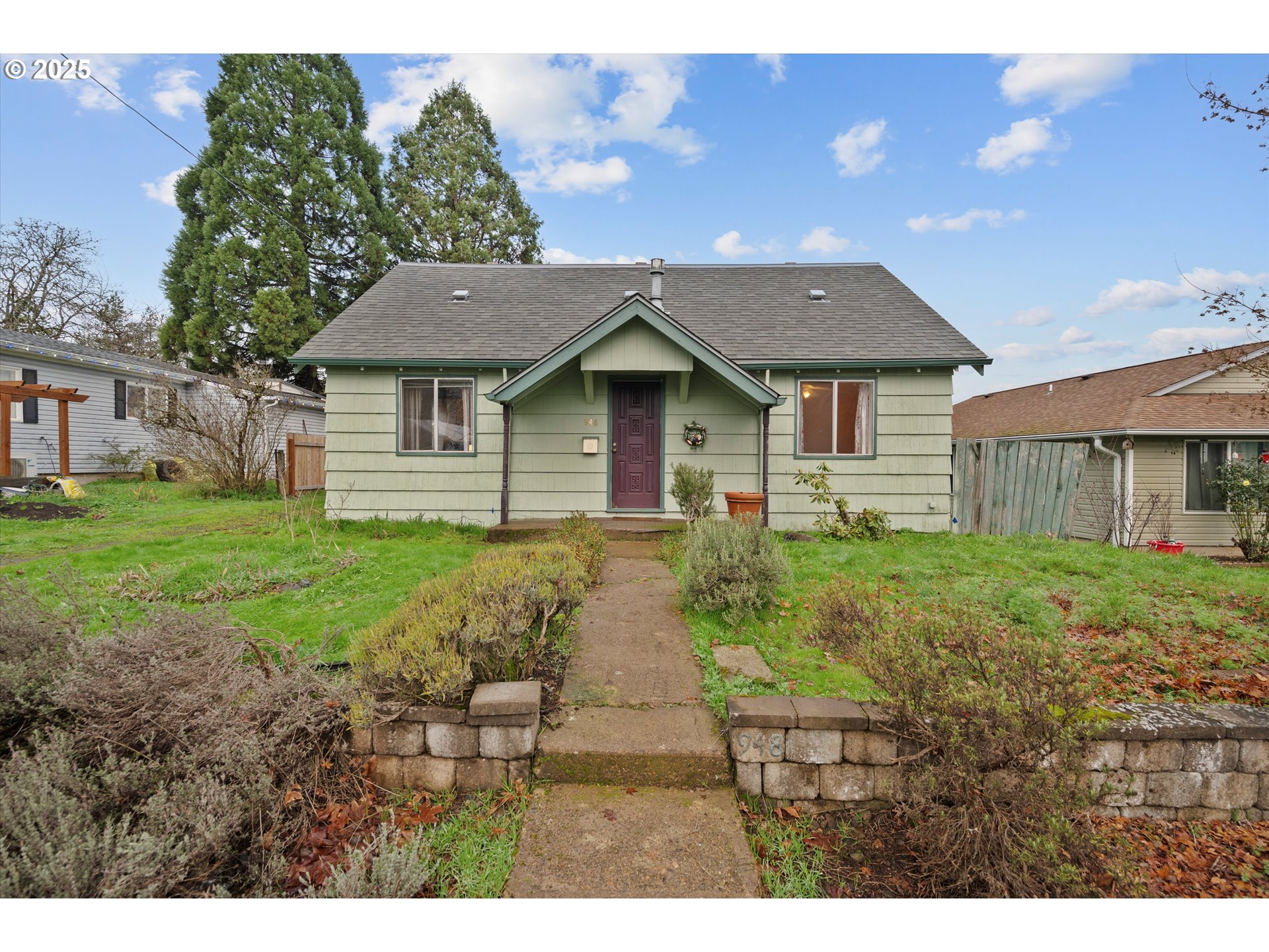 948 MAPLE ST, Dallas, OR 97338