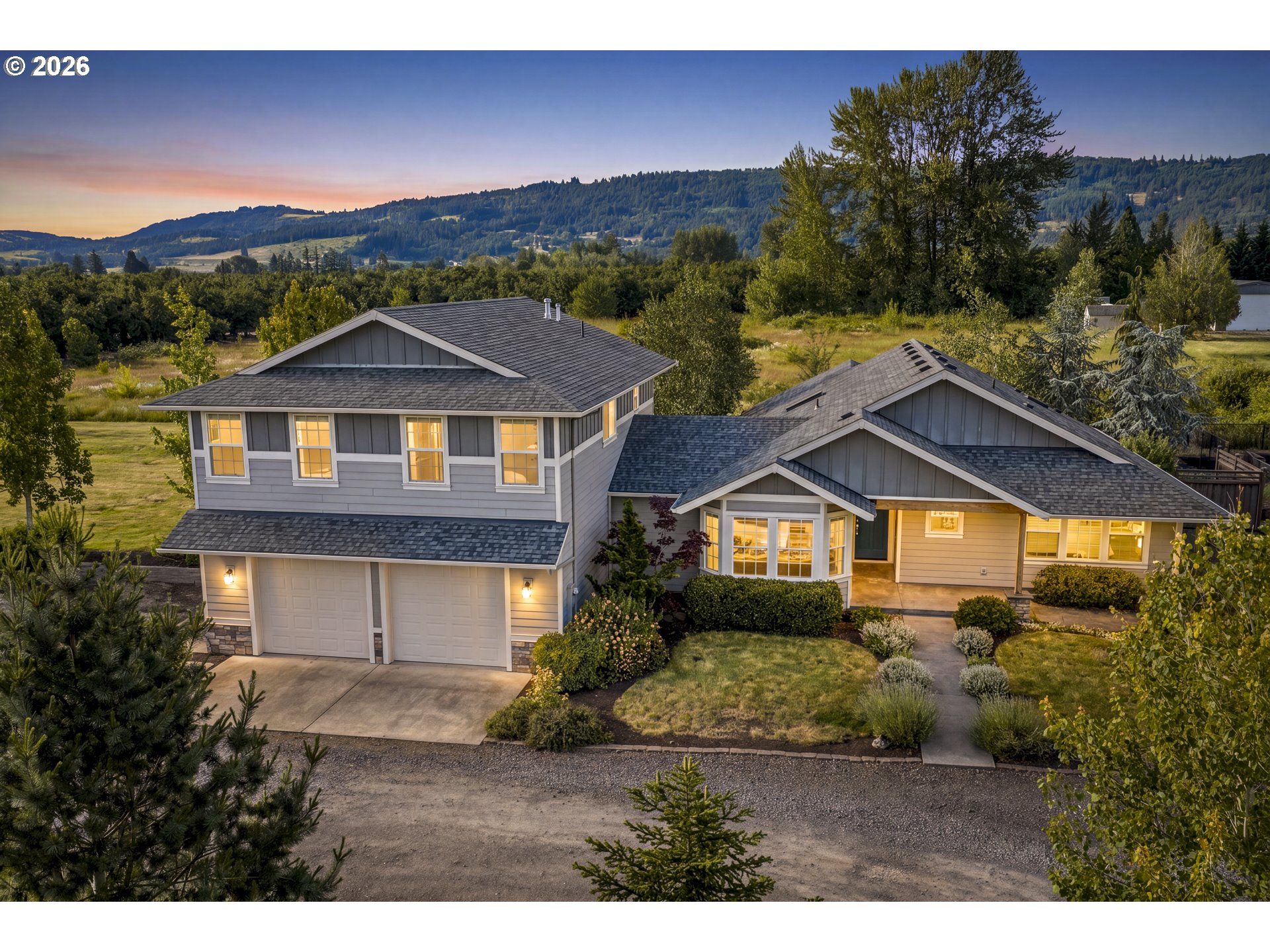 2043 CHEHALEM DR, Newberg, OR 97132