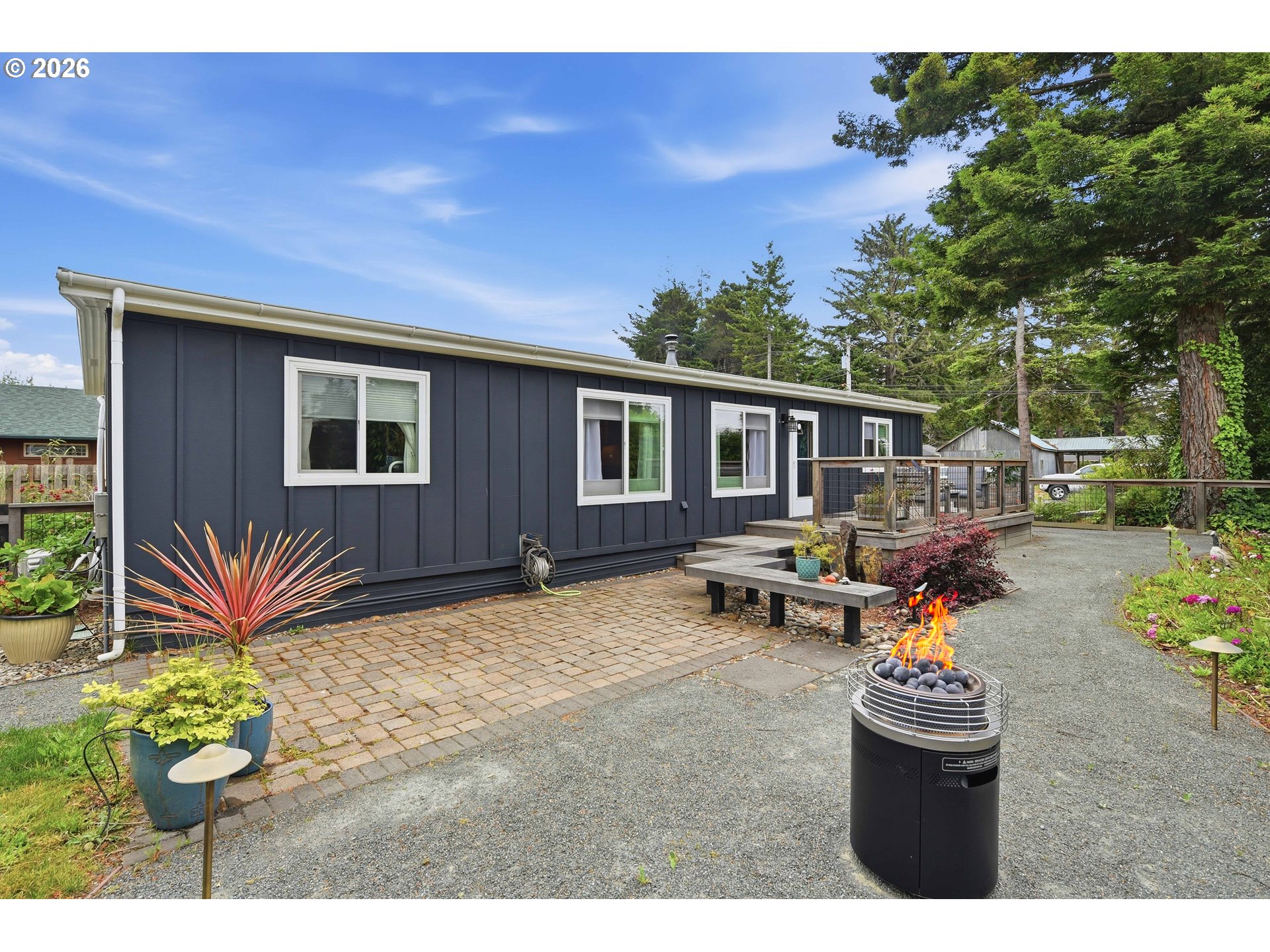 1155 2ND ST, Bandon, OR 97411