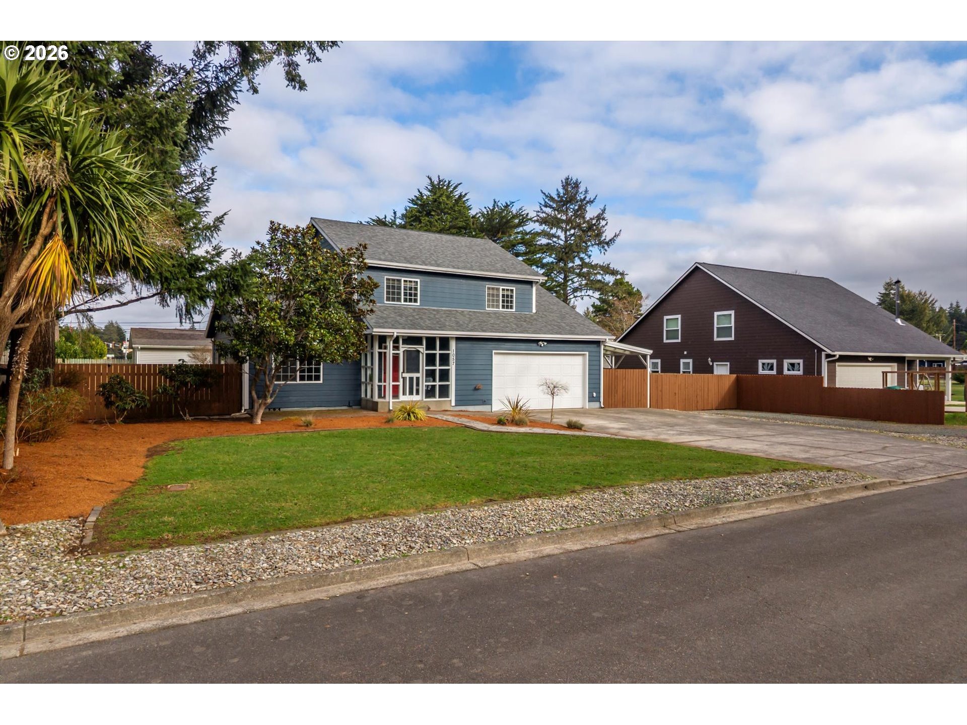 1057 4th ST, Bandon, OR 97411