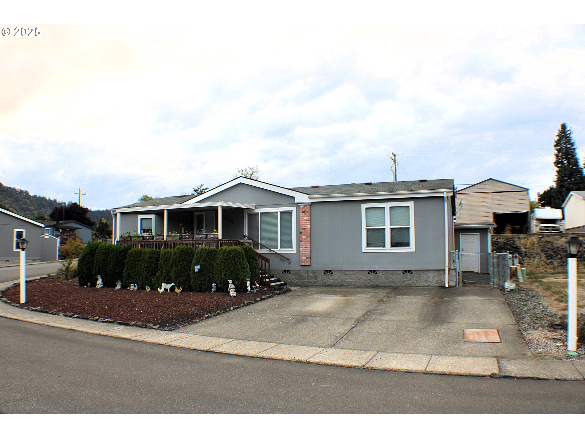 124 COUNTRY SIDE LN, Winston, OR 97496