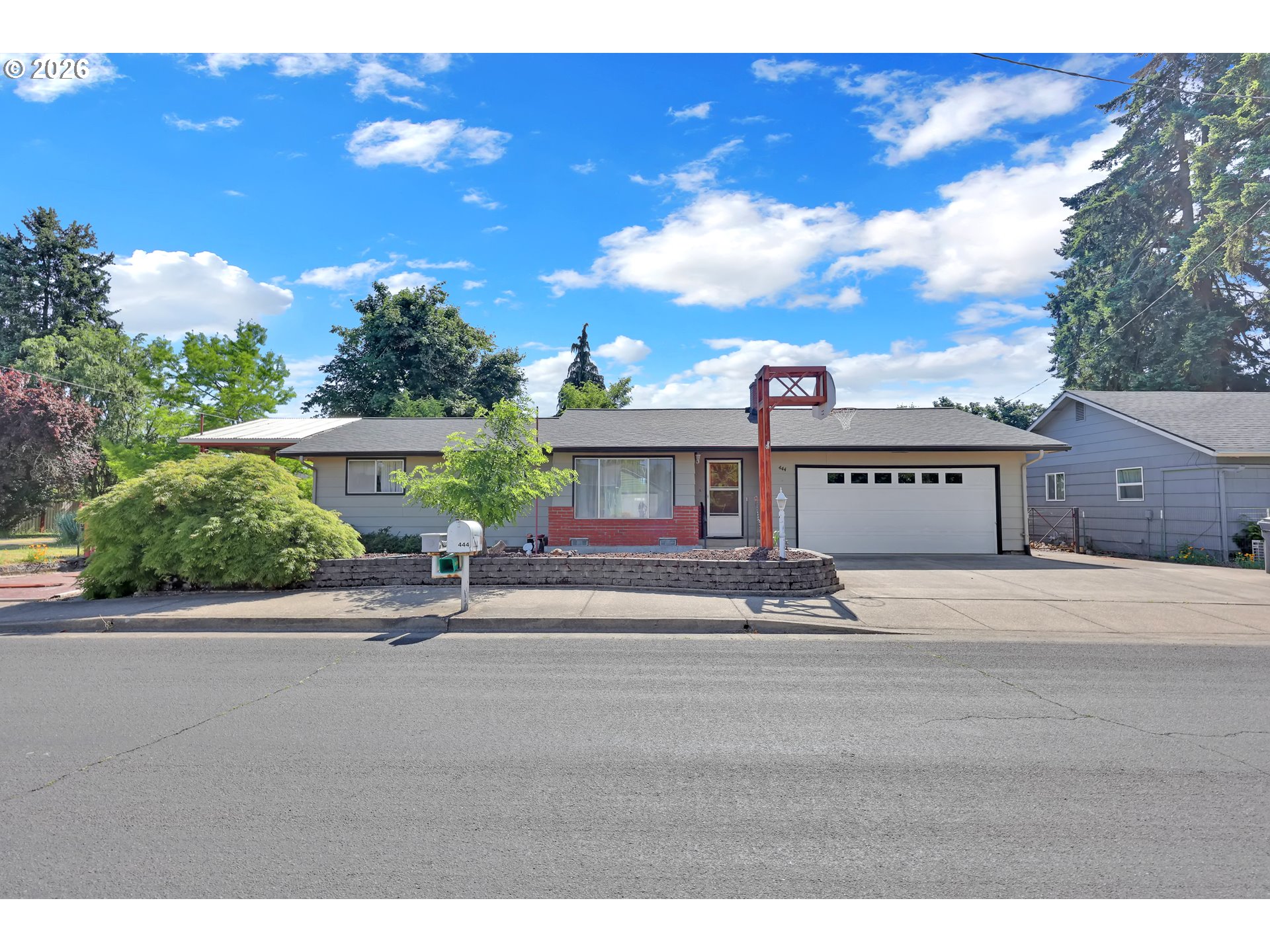 444 1ST ST, Creswell, OR 97426