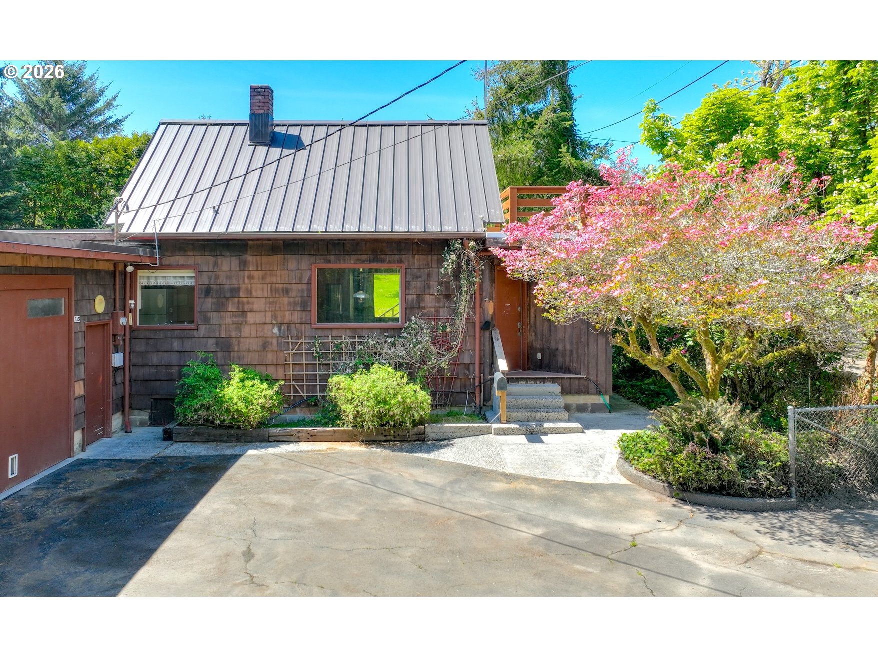 735 3RD AVE, Gearhart, OR 97138