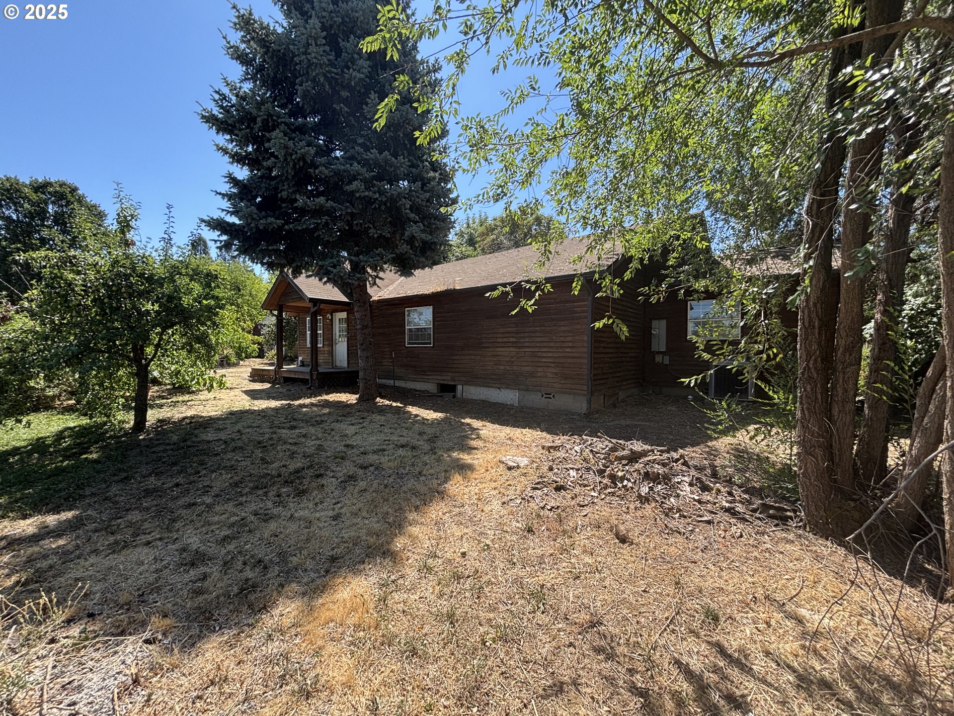 1931 SLEEPY HOLLOW LOOP, GrantsPass, OR 97527