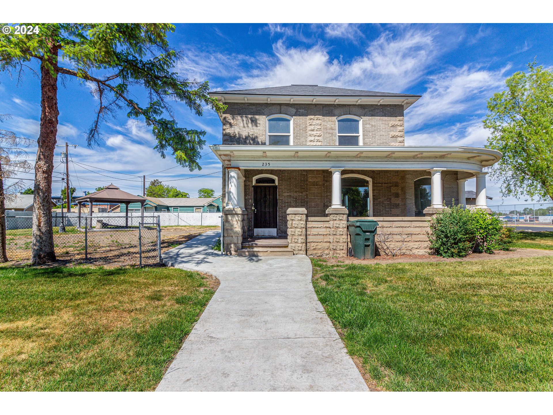 235 3RD ST, Hermiston, OR 97838