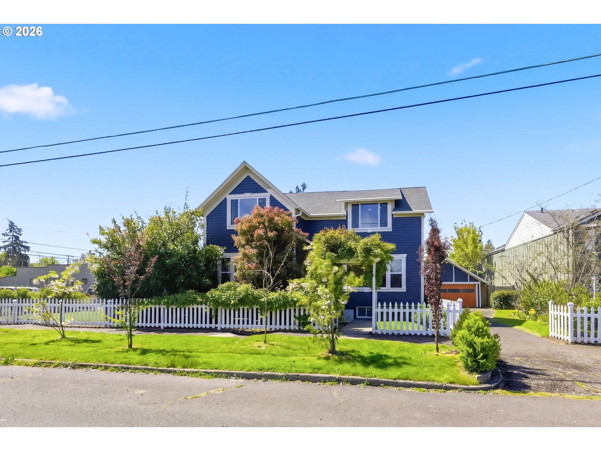 349 6TH ST, CottageGrove, OR 97424