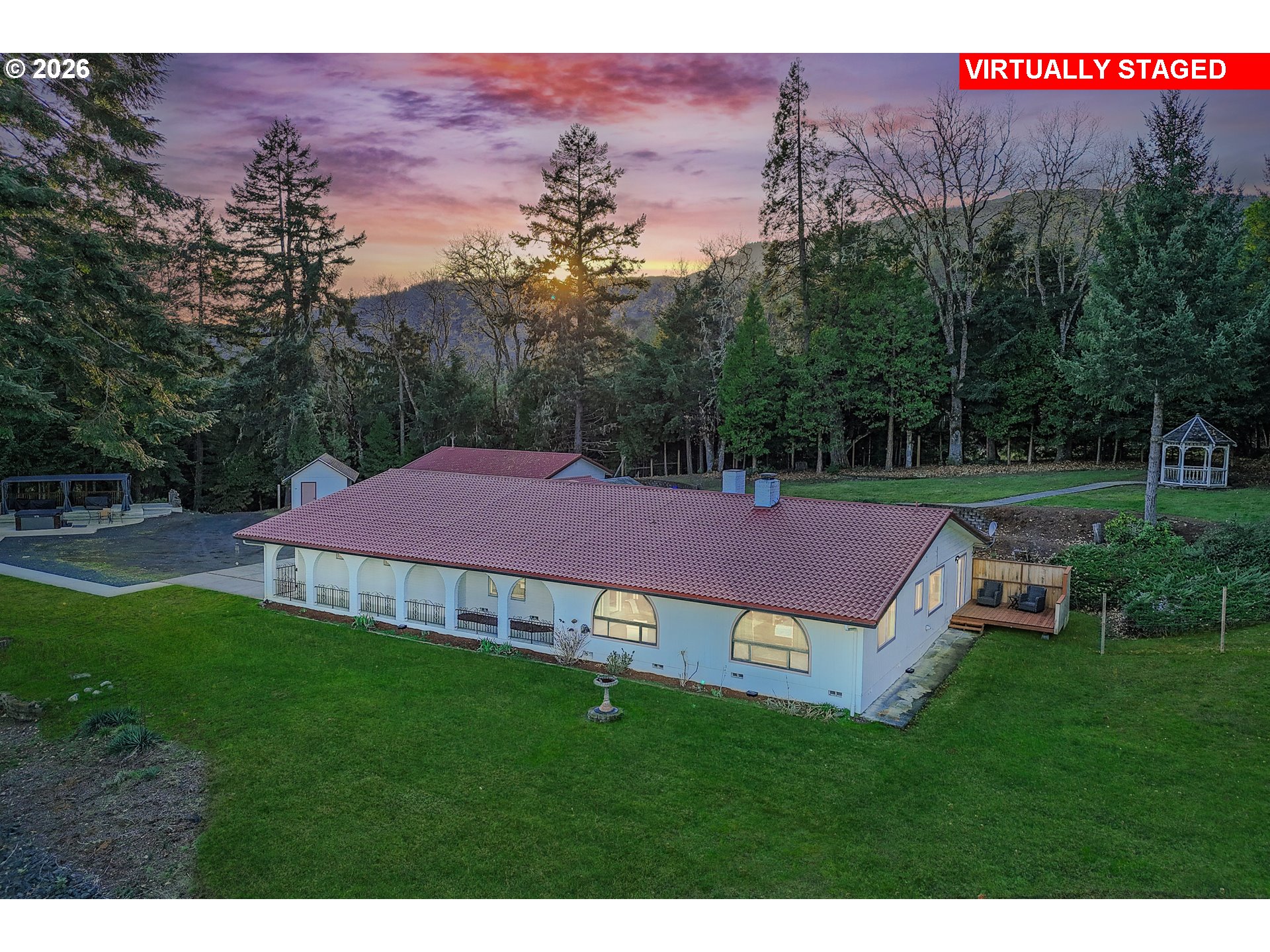 250 MOUNTAIN DR, Roseburg, OR 97471