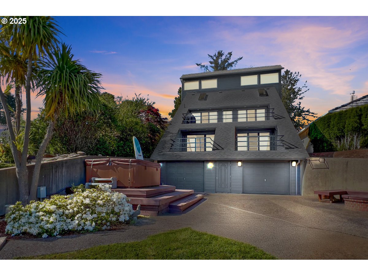 2036 LAGOON LN, LincolnCity, OR 97367
