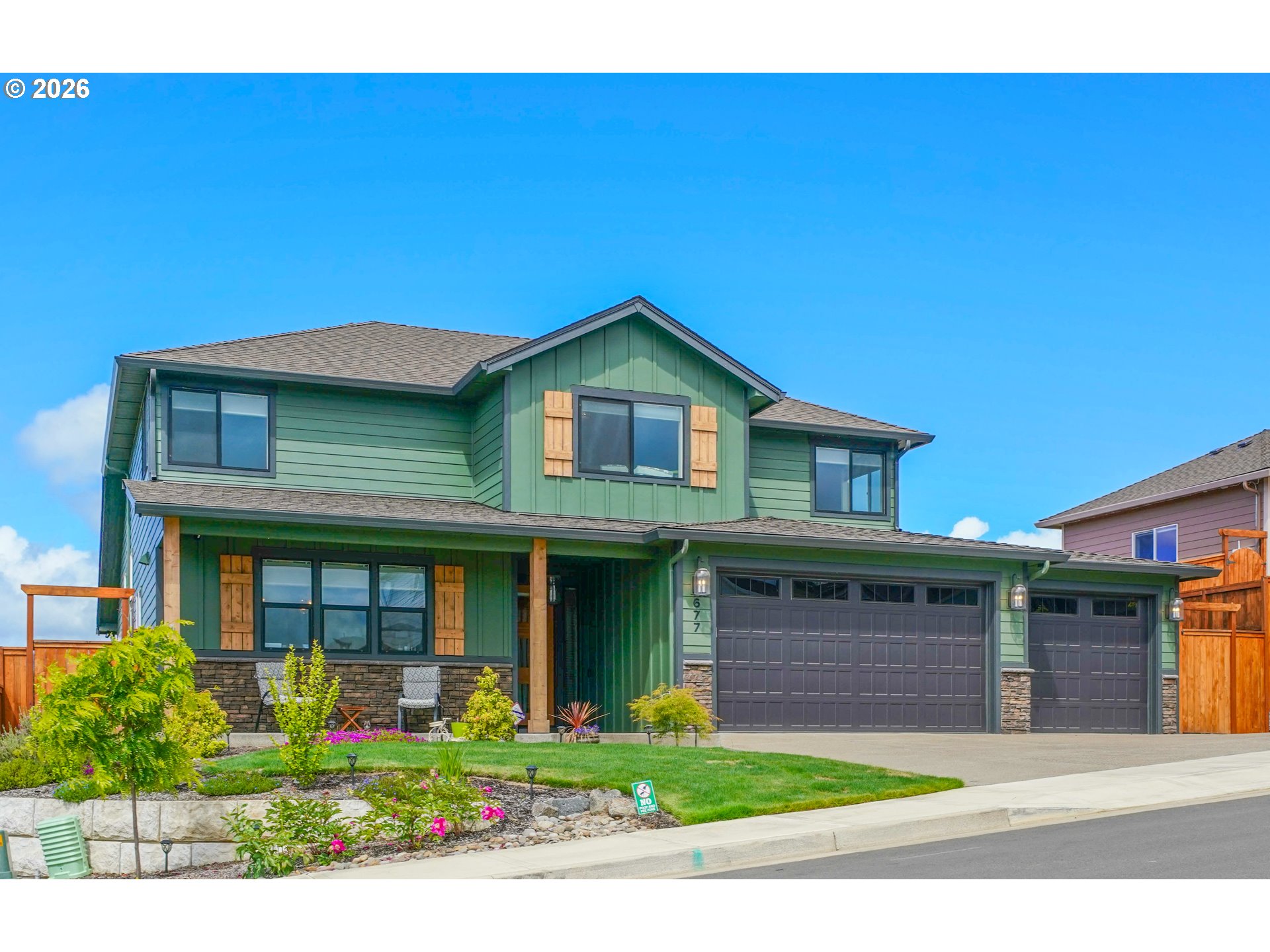 677 CRATER LAKE DR, Dallas, OR 97338